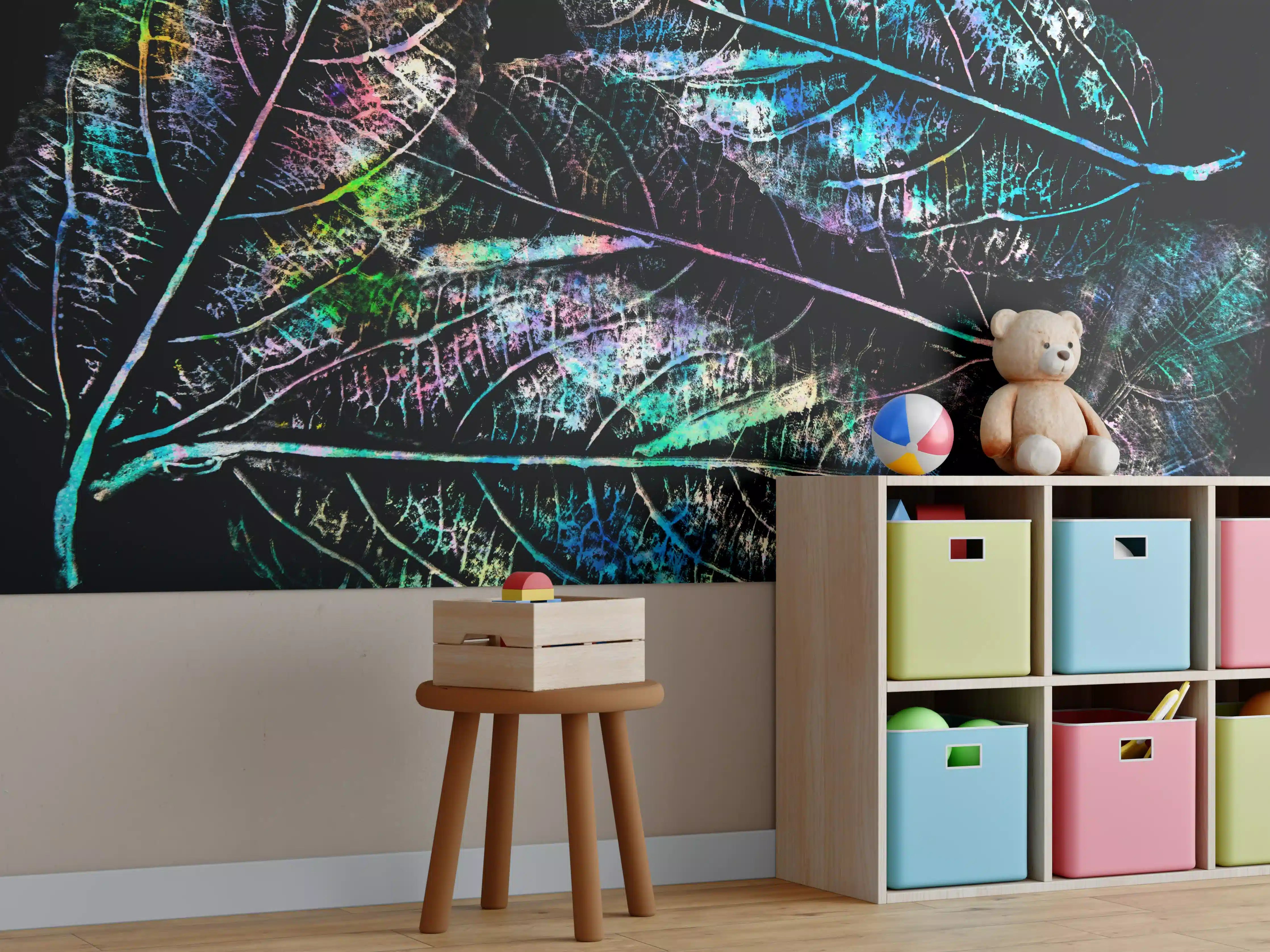Kinderzimmer Wandgestaltung - Bunte Blattstruktur auf Schwarz