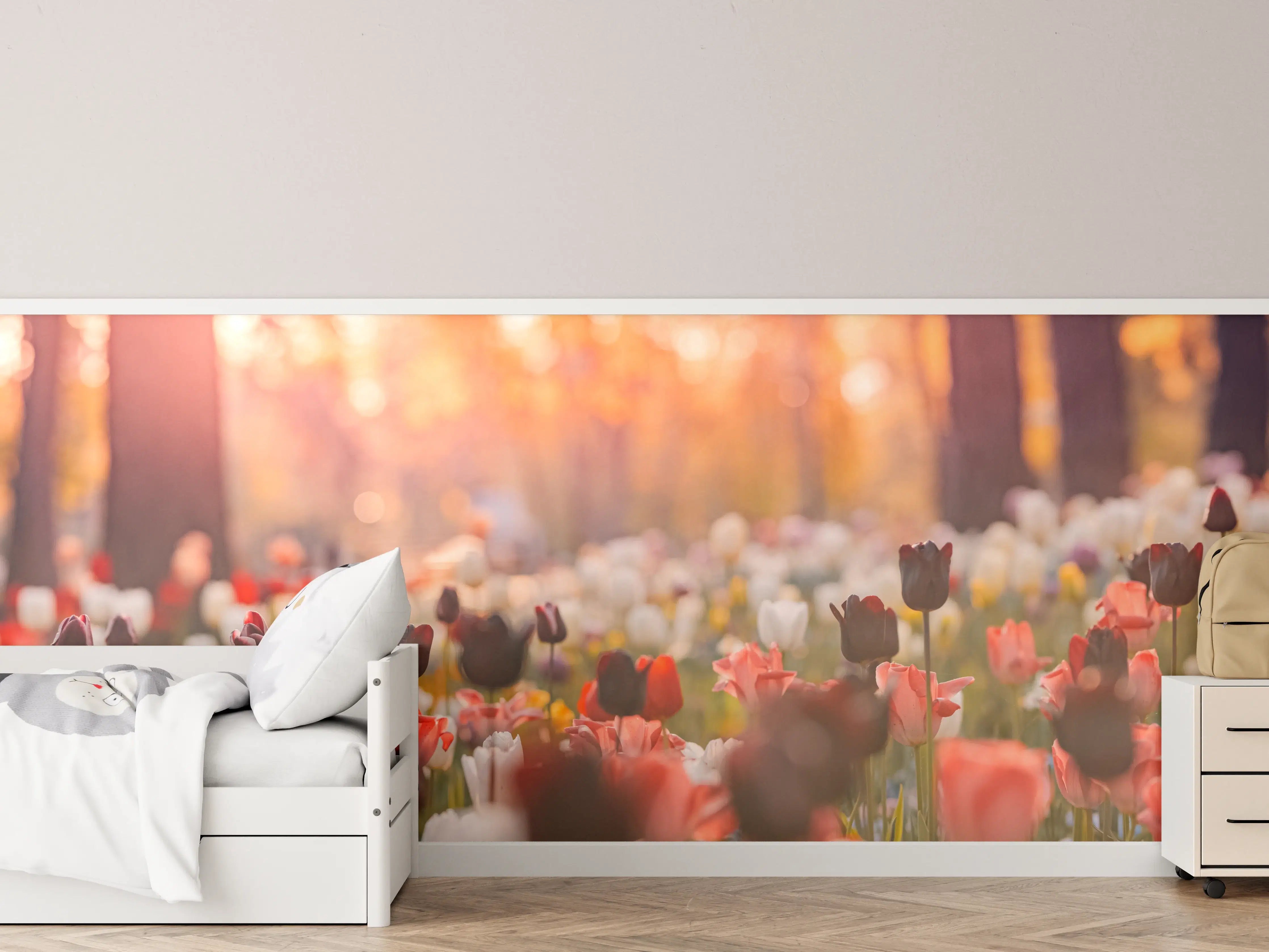 Kinderzimmer Wandgestaltung - Bunte Blumenwiese mit Tulpen