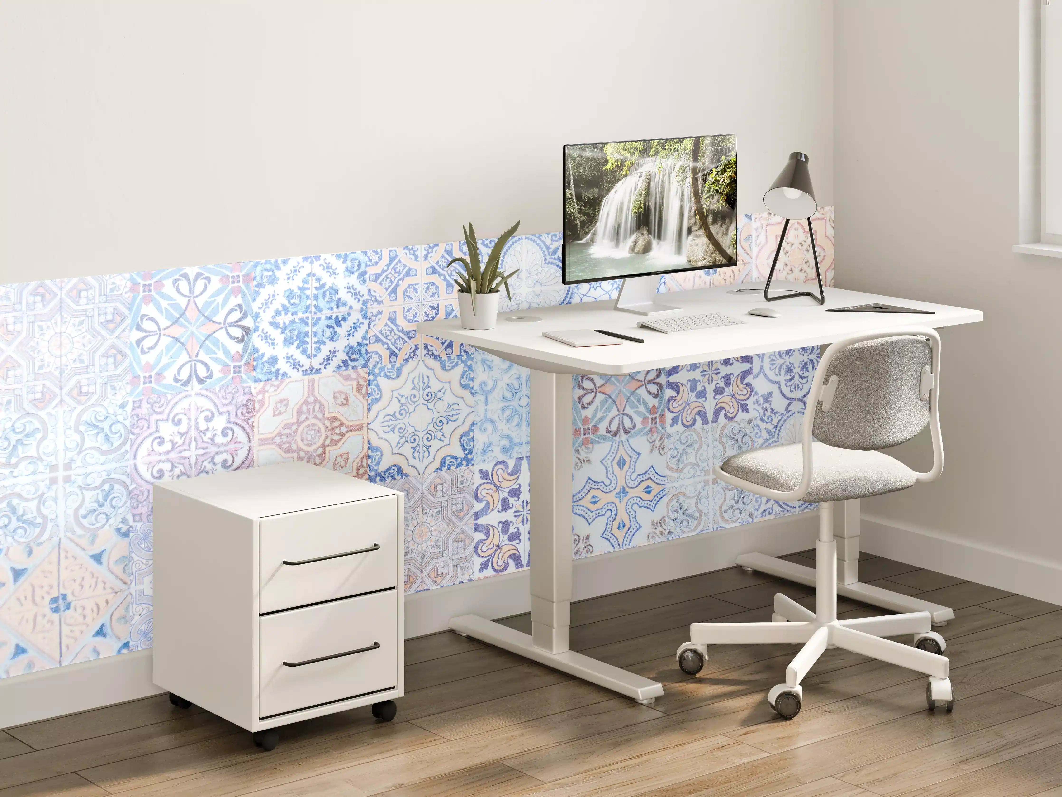 Kinderzimmer Wandgestaltung - Bunte Fliesenmuster in Blau und Beige