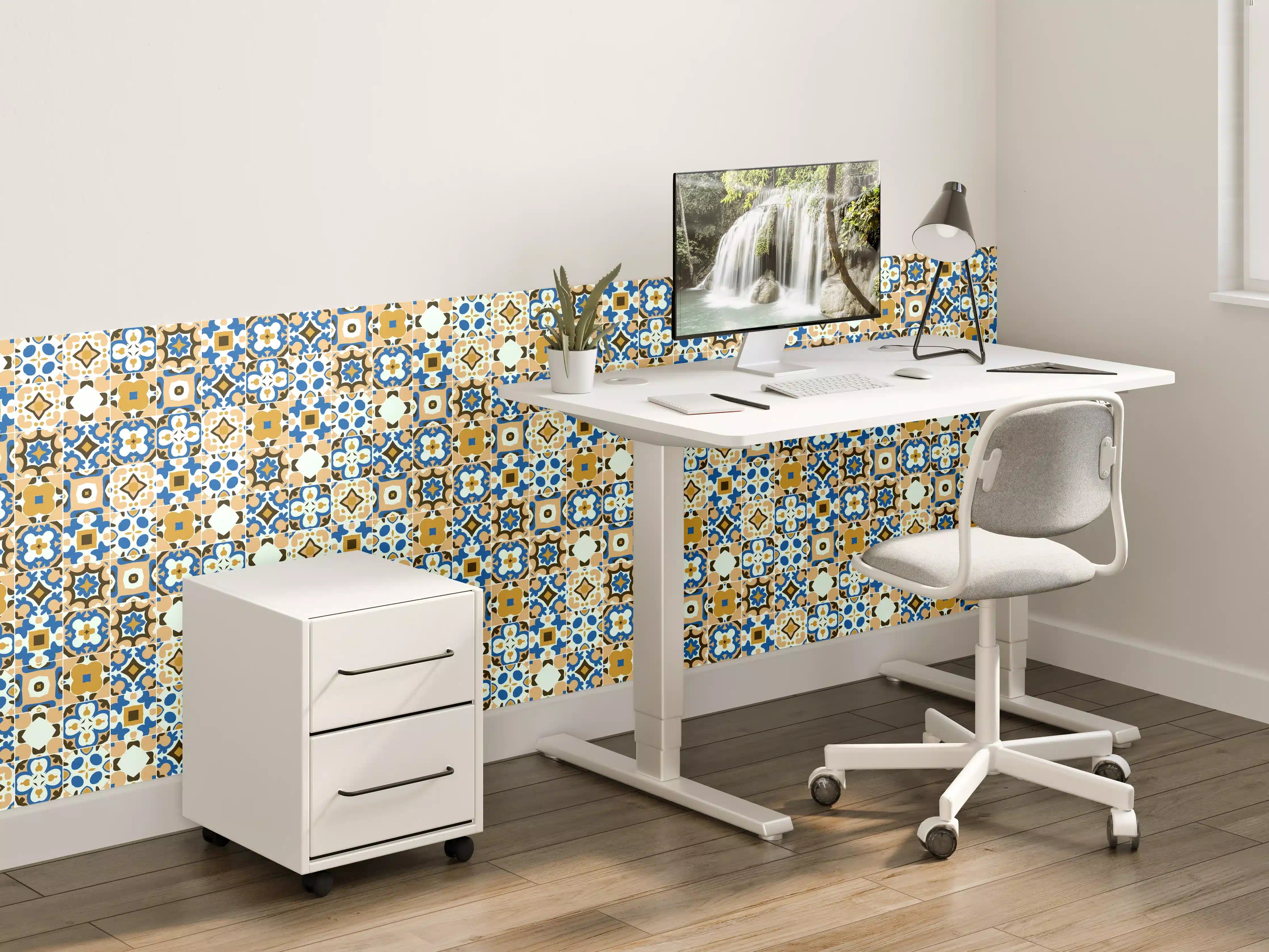 Kinderzimmer Wandgestaltung - Bunte Fliesenmuster in Blau, Gold und Creme