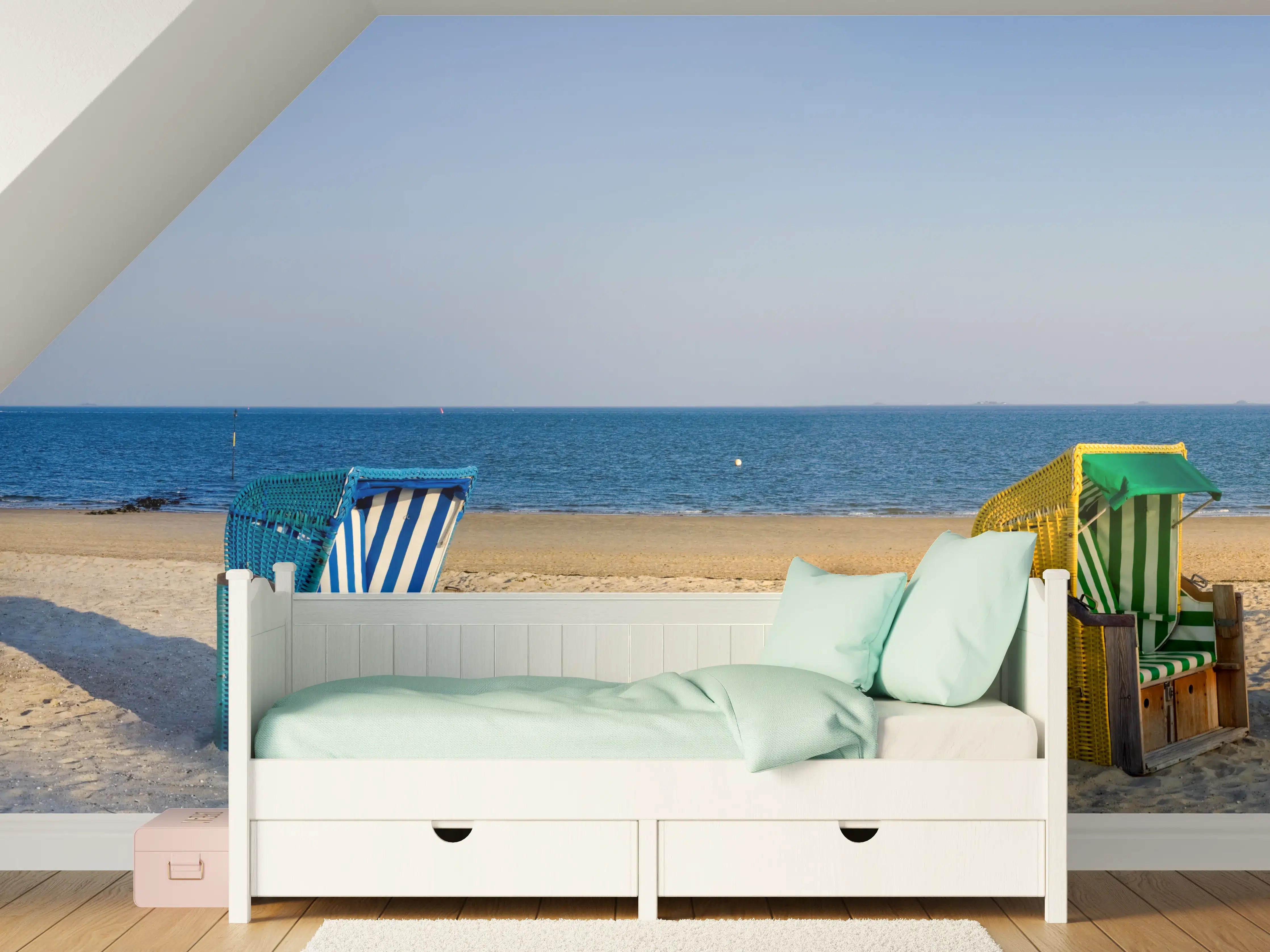 Kinderzimmer Wandgestaltung - Bunte Strandkörbe am Meer