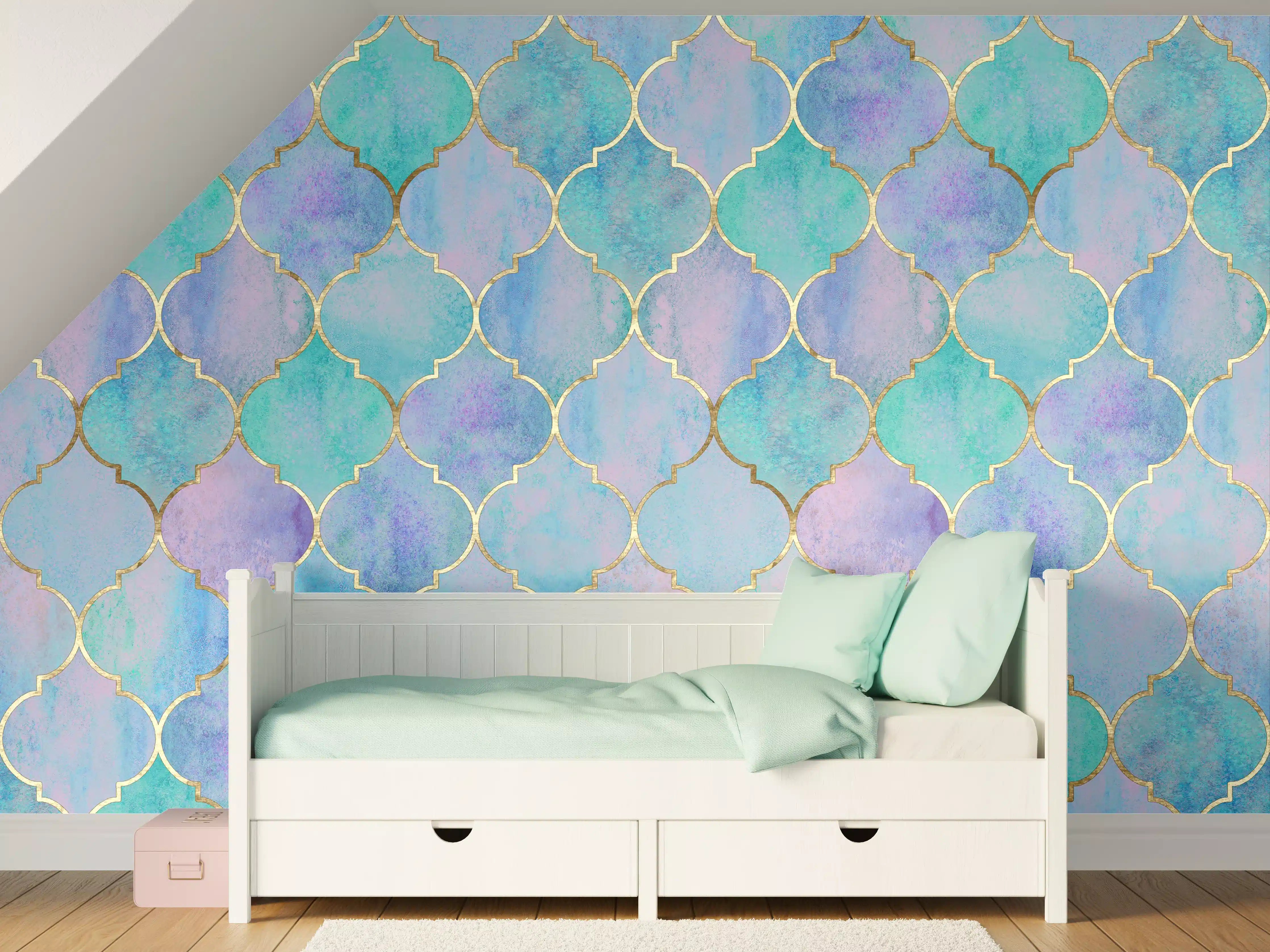 Kinderzimmer Wandgestaltung - Bunte Wasserfarben-Muster mit goldenen Akzenten