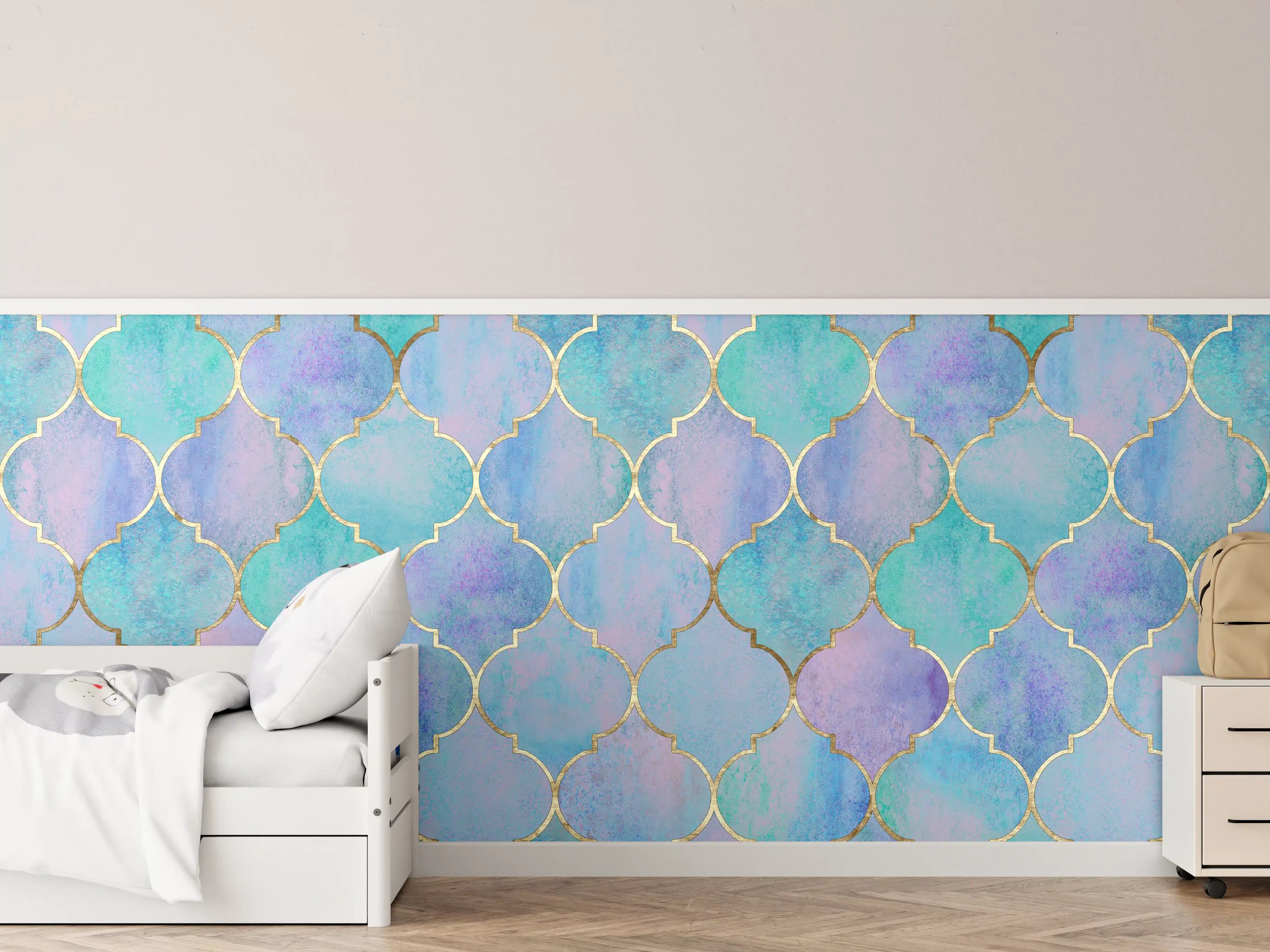 Kinderzimmer Wandgestaltung - Bunte Wasserfarben-Muster mit goldenen Akzenten