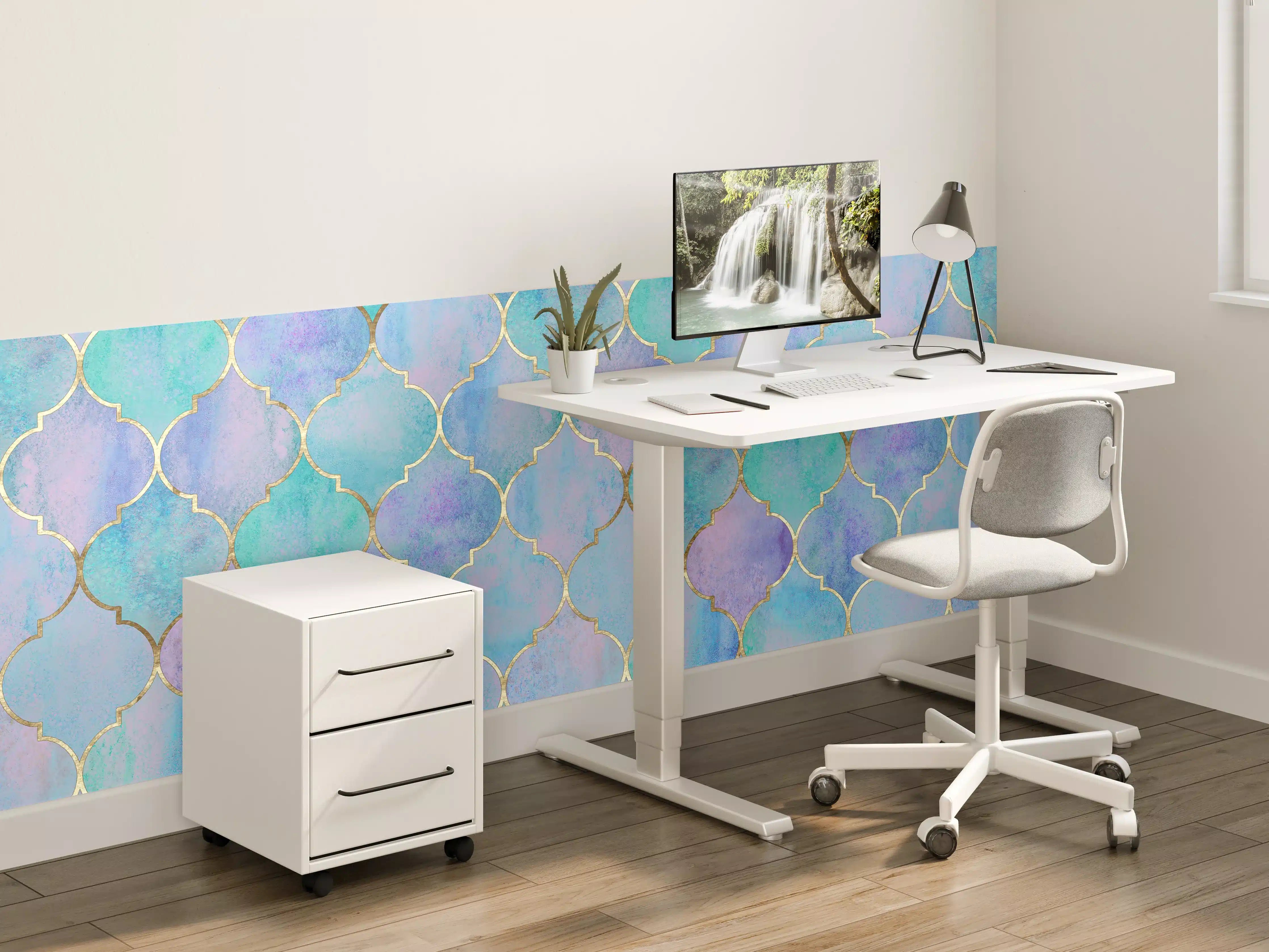 Kinderzimmer Wandgestaltung - Bunte Wasserfarben-Muster mit goldenen Akzenten