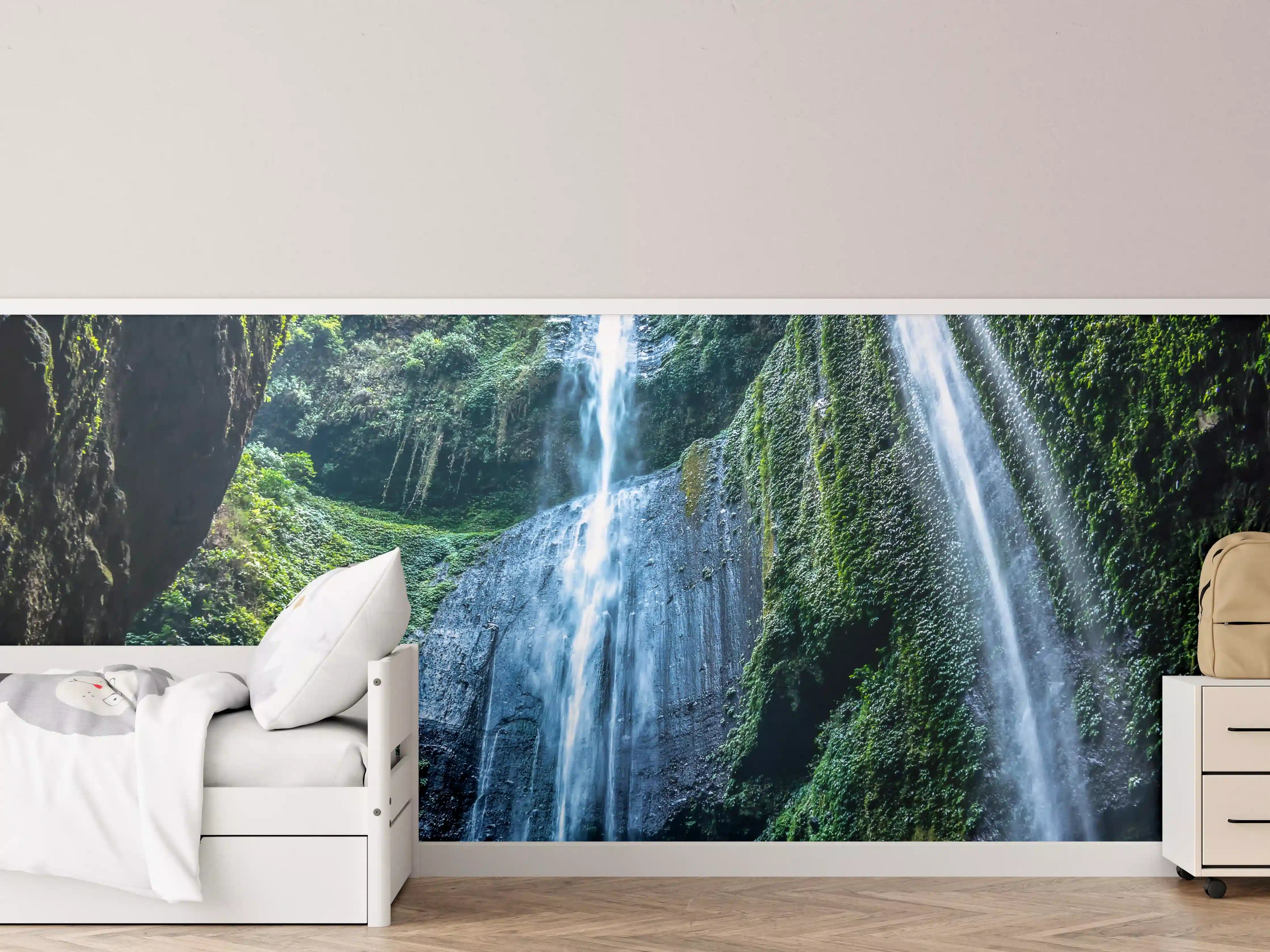 Kinderzimmer Wandgestaltung - Der Madakaripura-Wasserfall in Indonesien