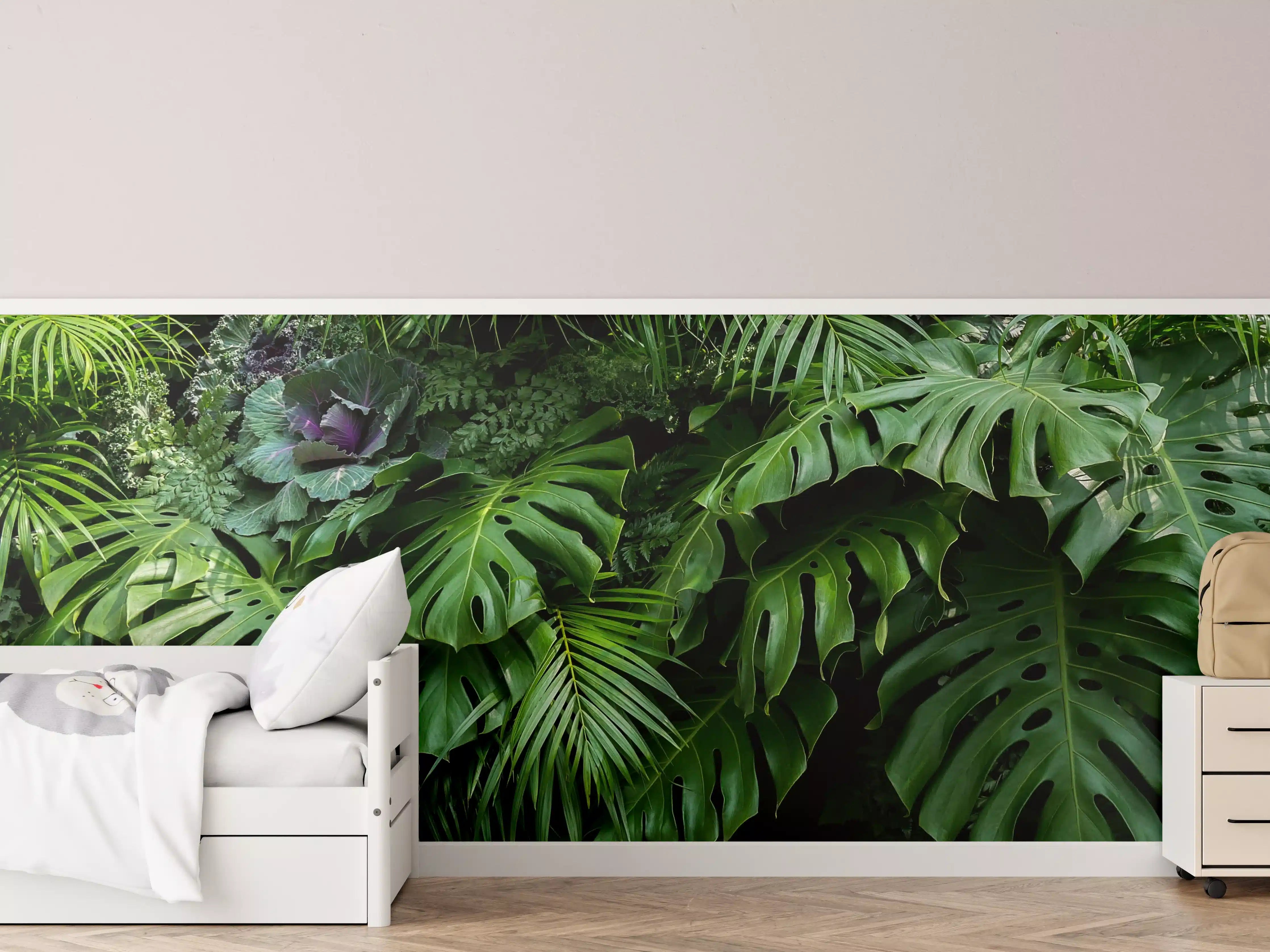 Kinderzimmer Wandgestaltung - Dschungel aus Monstera und Palmen