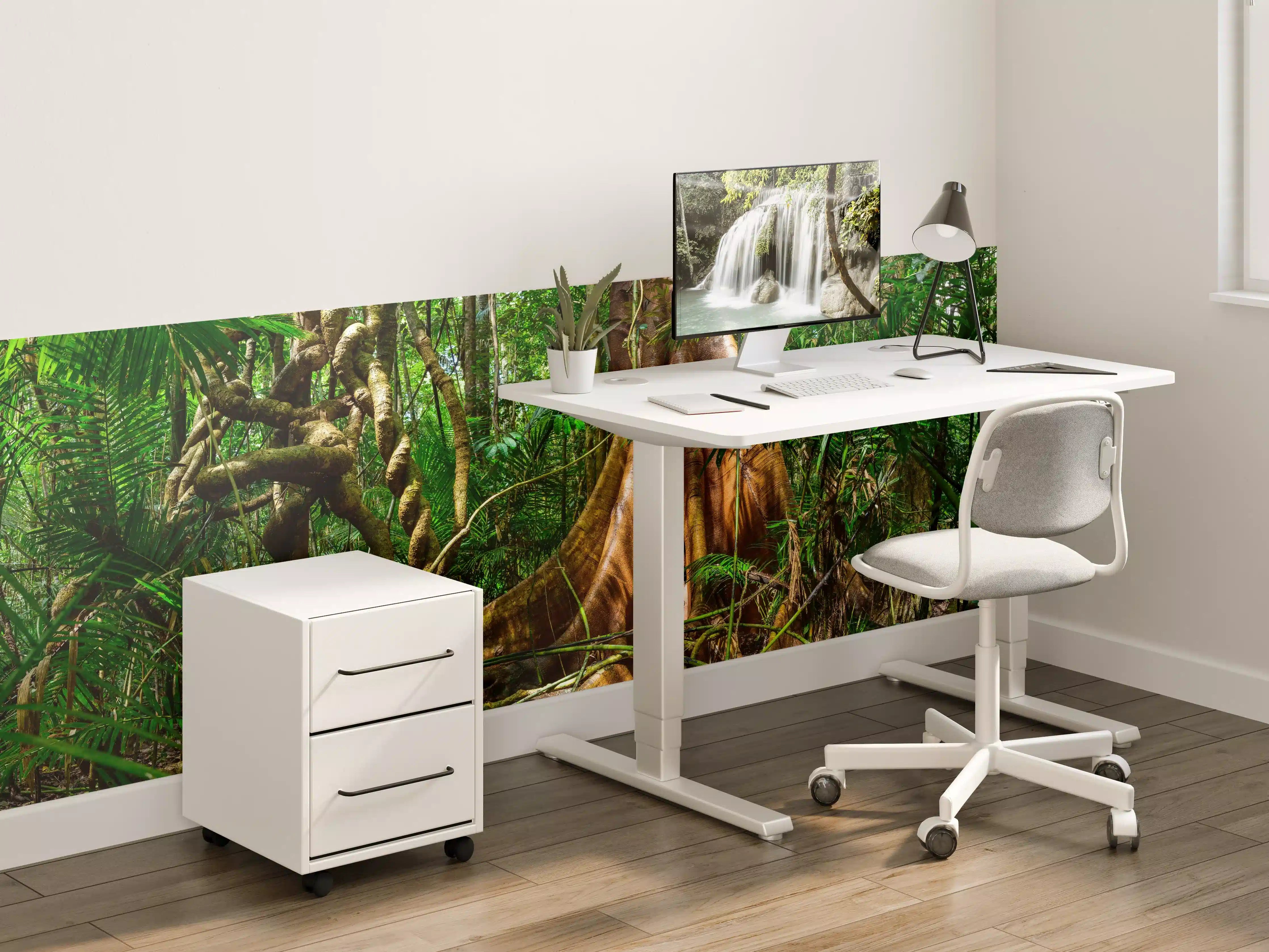 Kinderzimmer Wandgestaltung - Dschungel im Regenwald mit riesigem Baumstumpf