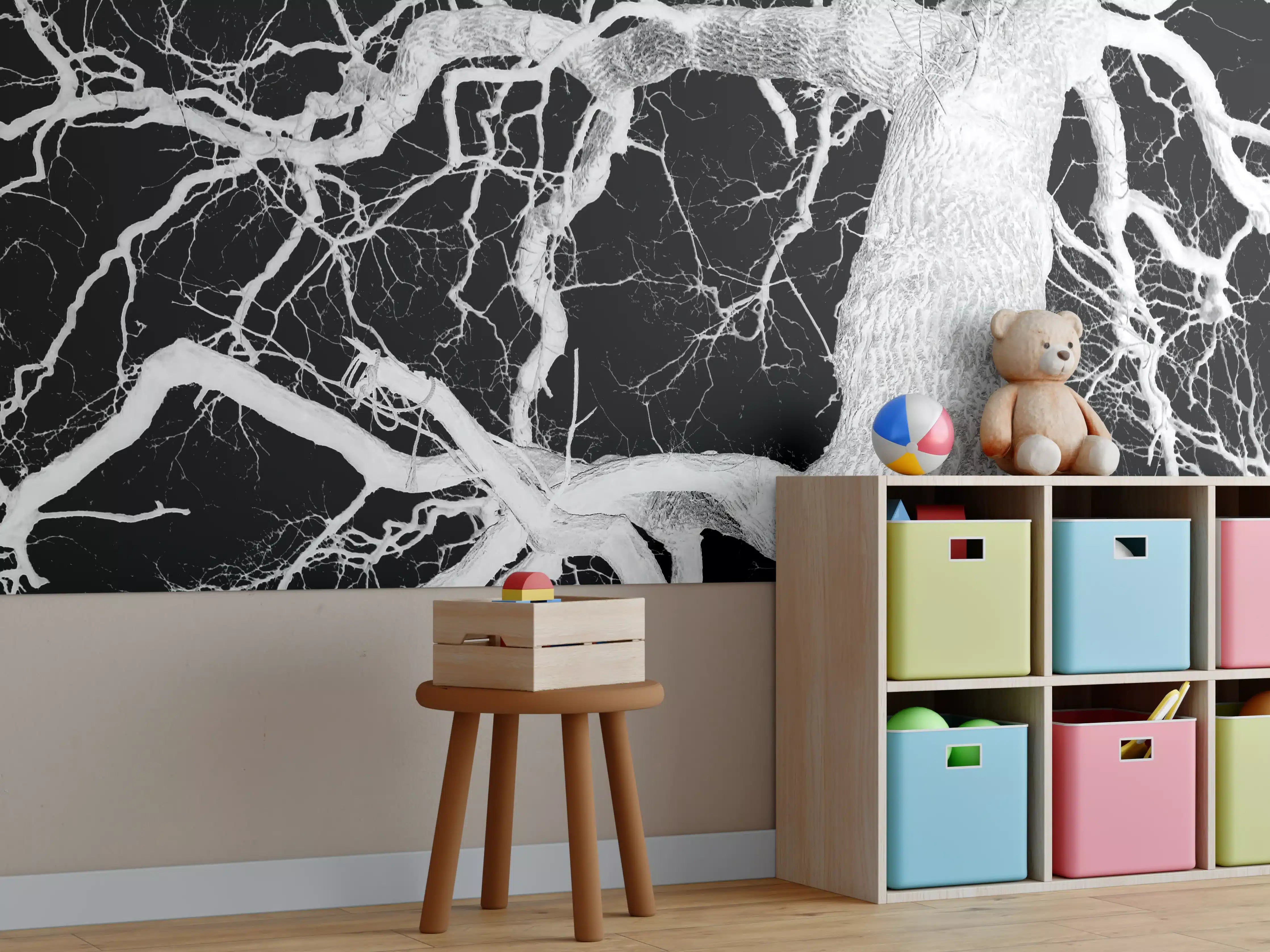 Kinderzimmer Wandgestaltung - Eichenbaum schwarz, weiß im Winter