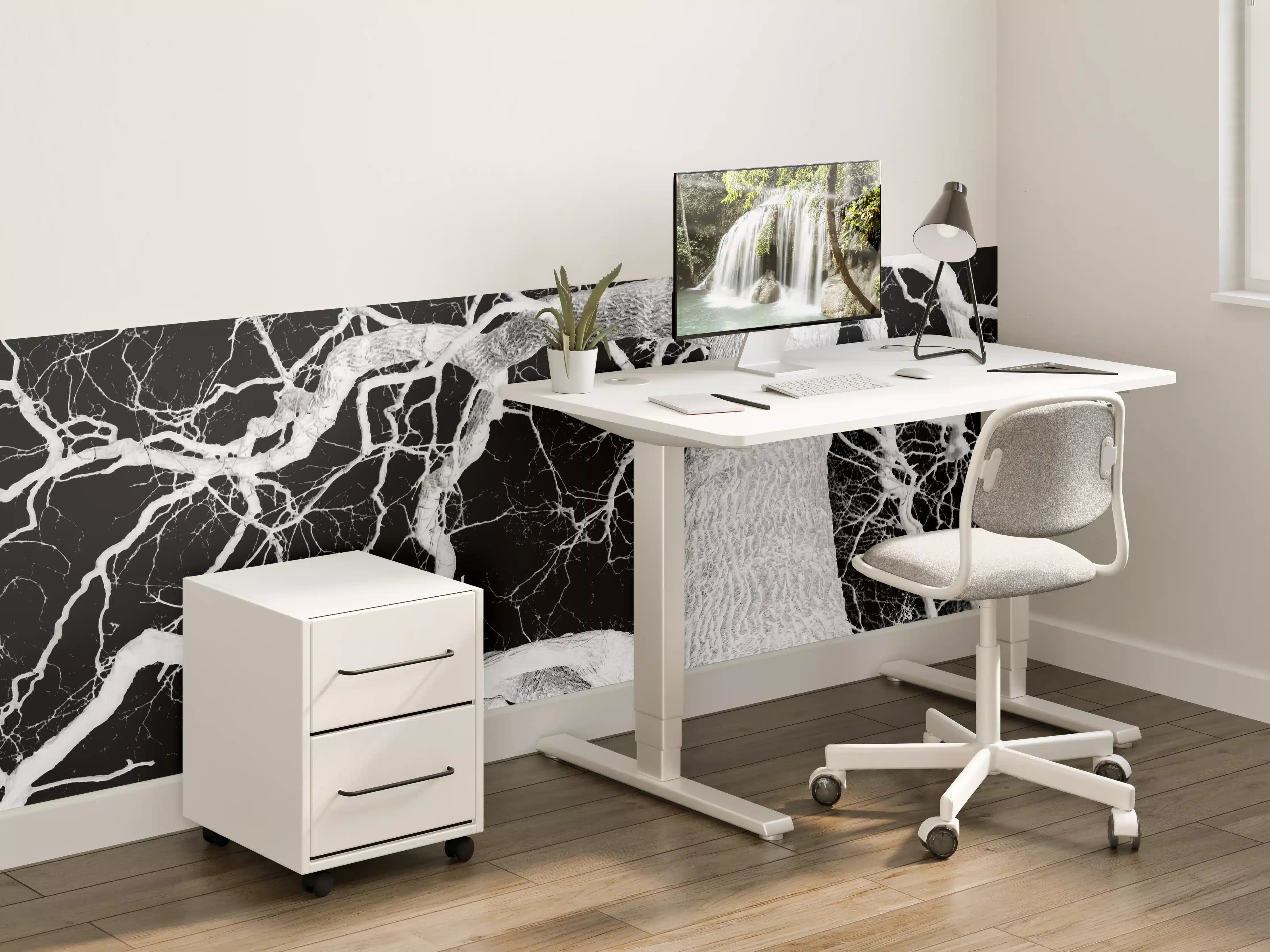 Kinderzimmer Wandgestaltung - Eichenbaum schwarz, weiß im Winter