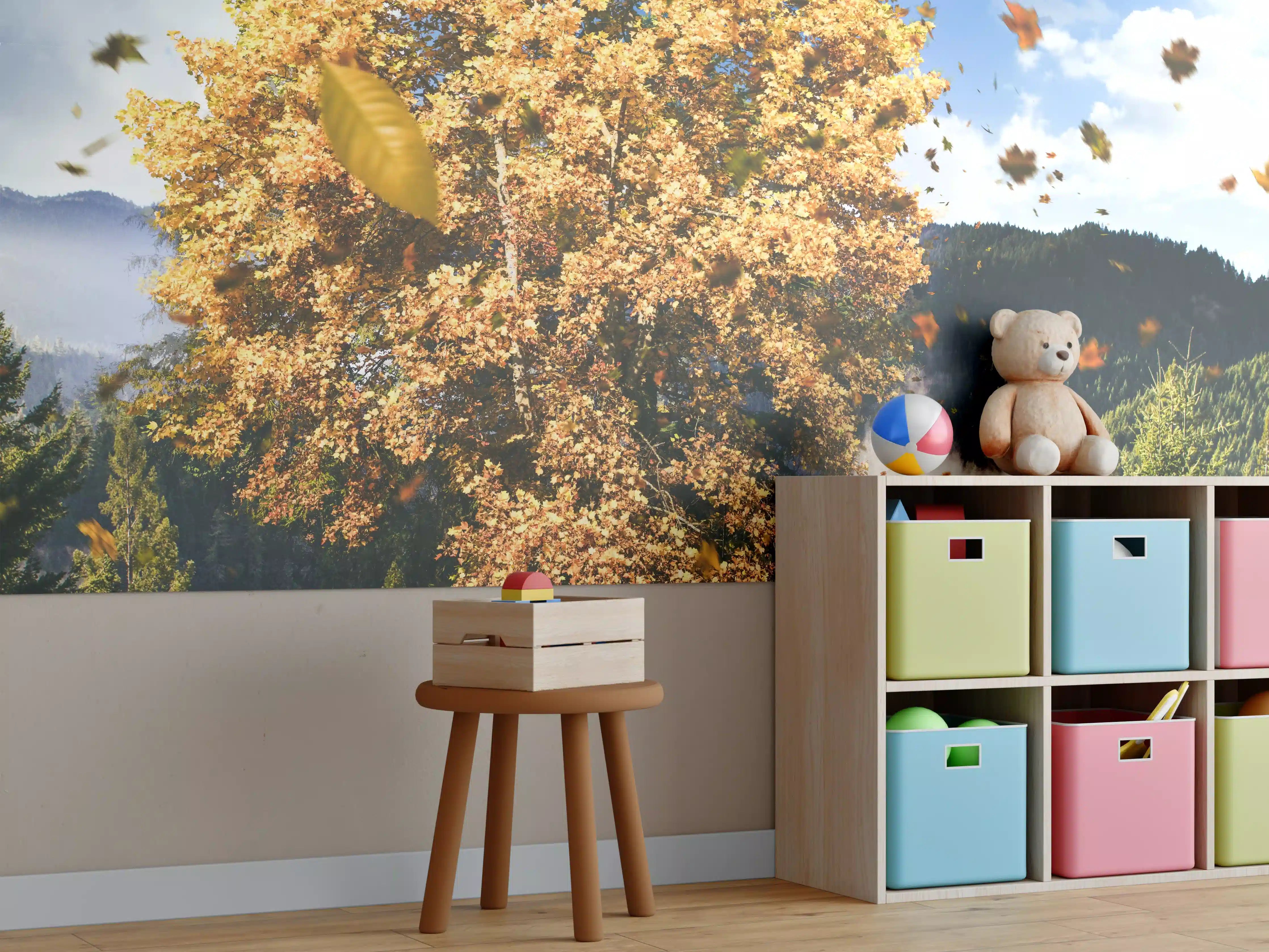 Kinderzimmer Wandgestaltung - Einzelner Herbst Baum im Wald bei Wind