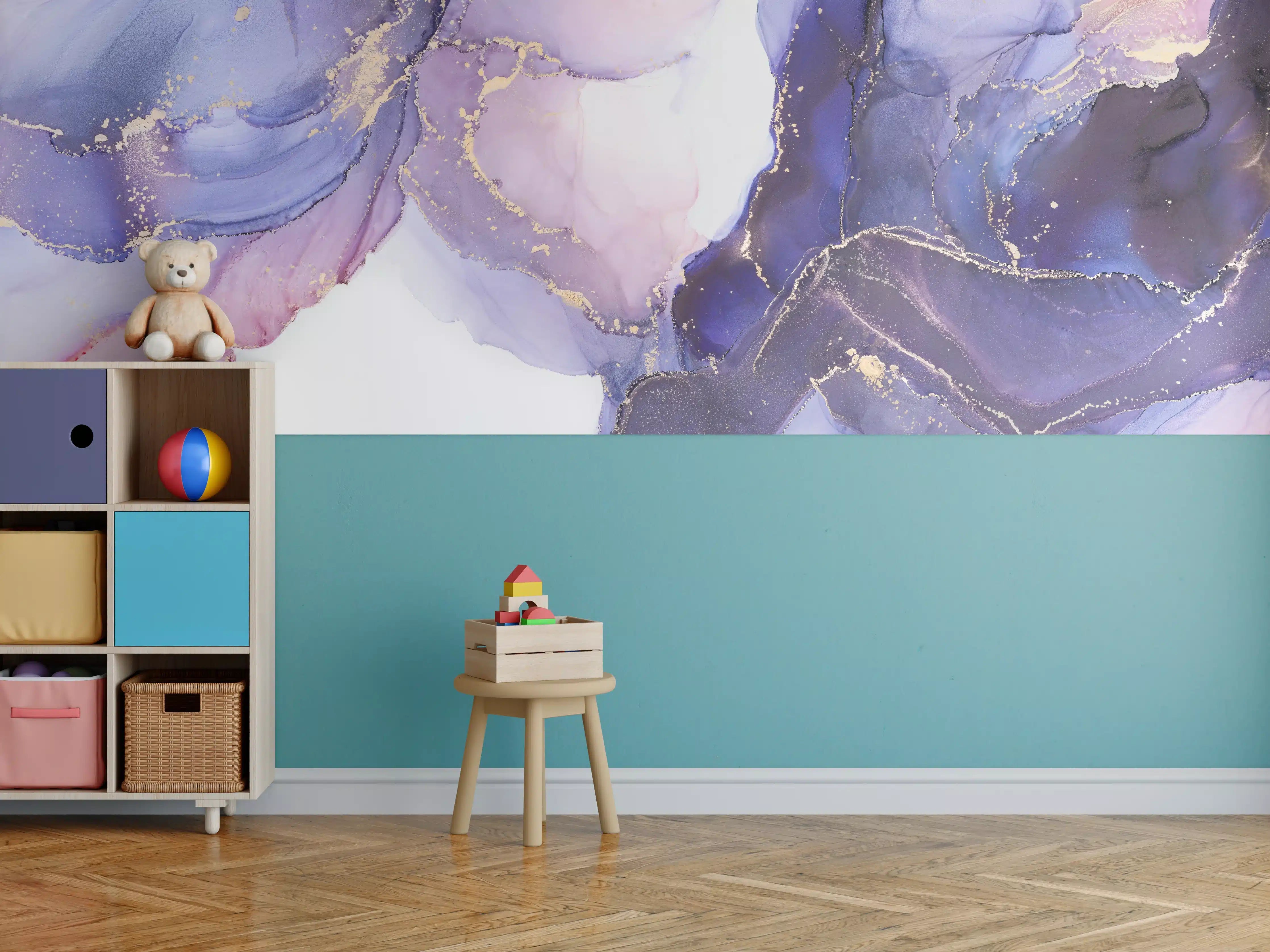 Kinderzimmer Wandgestaltung - Elegante Aquarellkunst in Blau- und Lilatönen mit Goldakzenten