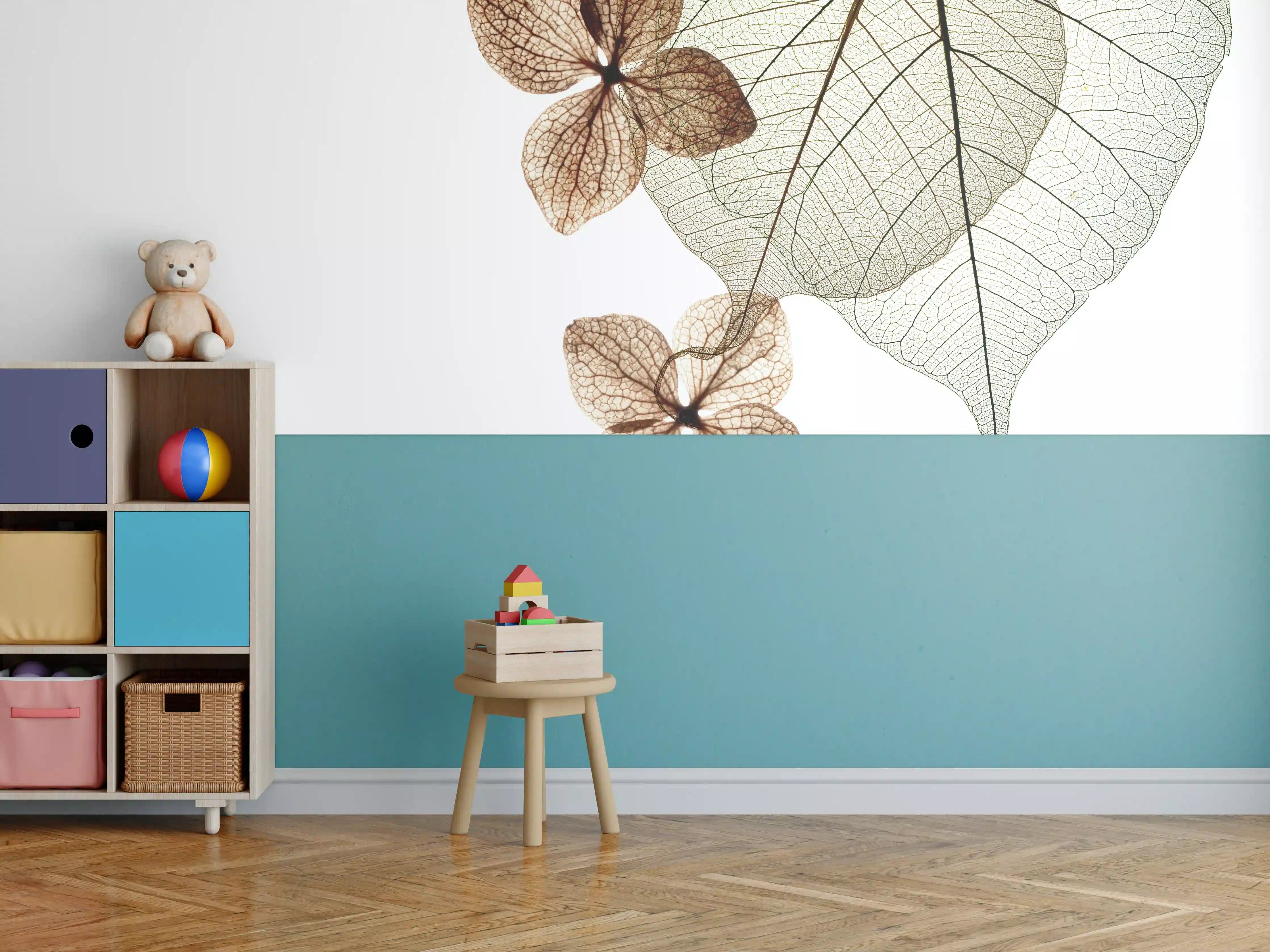 Kinderzimmer Wandgestaltung - Elegante Blattadern in Weiß-Grau