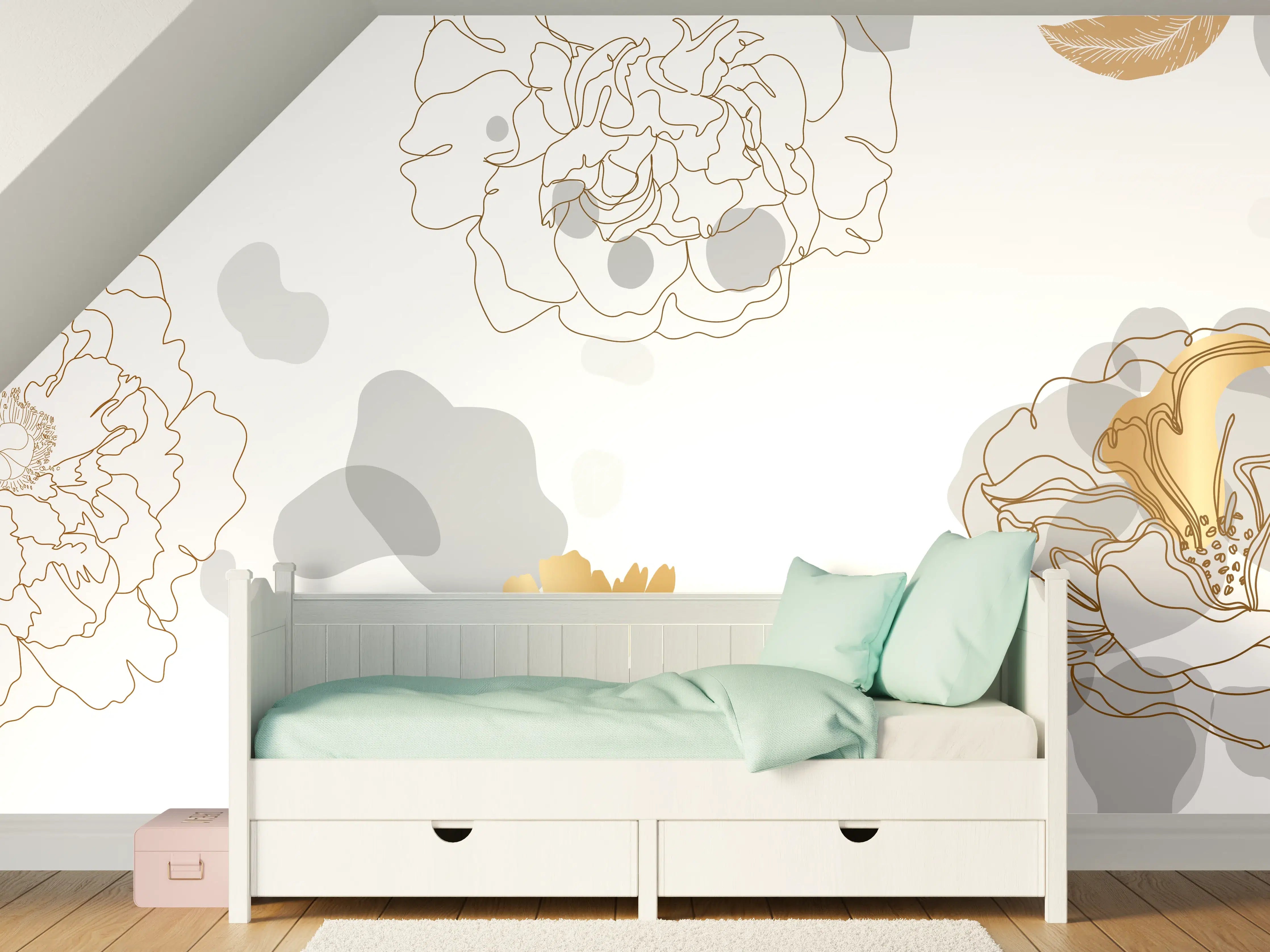 Kinderzimmer Wandgestaltung - Elegante Blüten mit Goldakzenten in neutralen Tönen