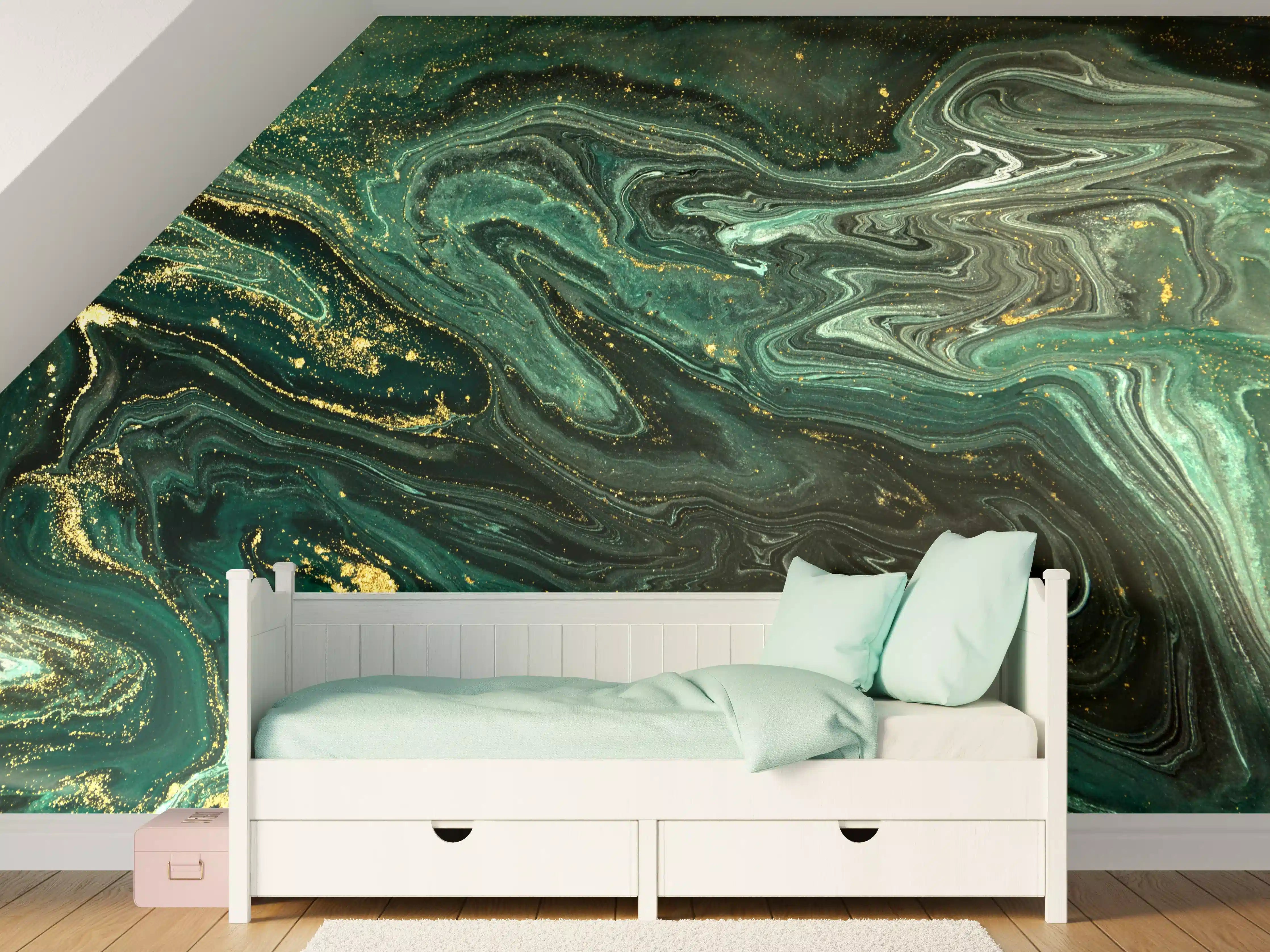 Kinderzimmer Wandgestaltung - Elegantes Grünes Marbledesign mit Goldakzenten