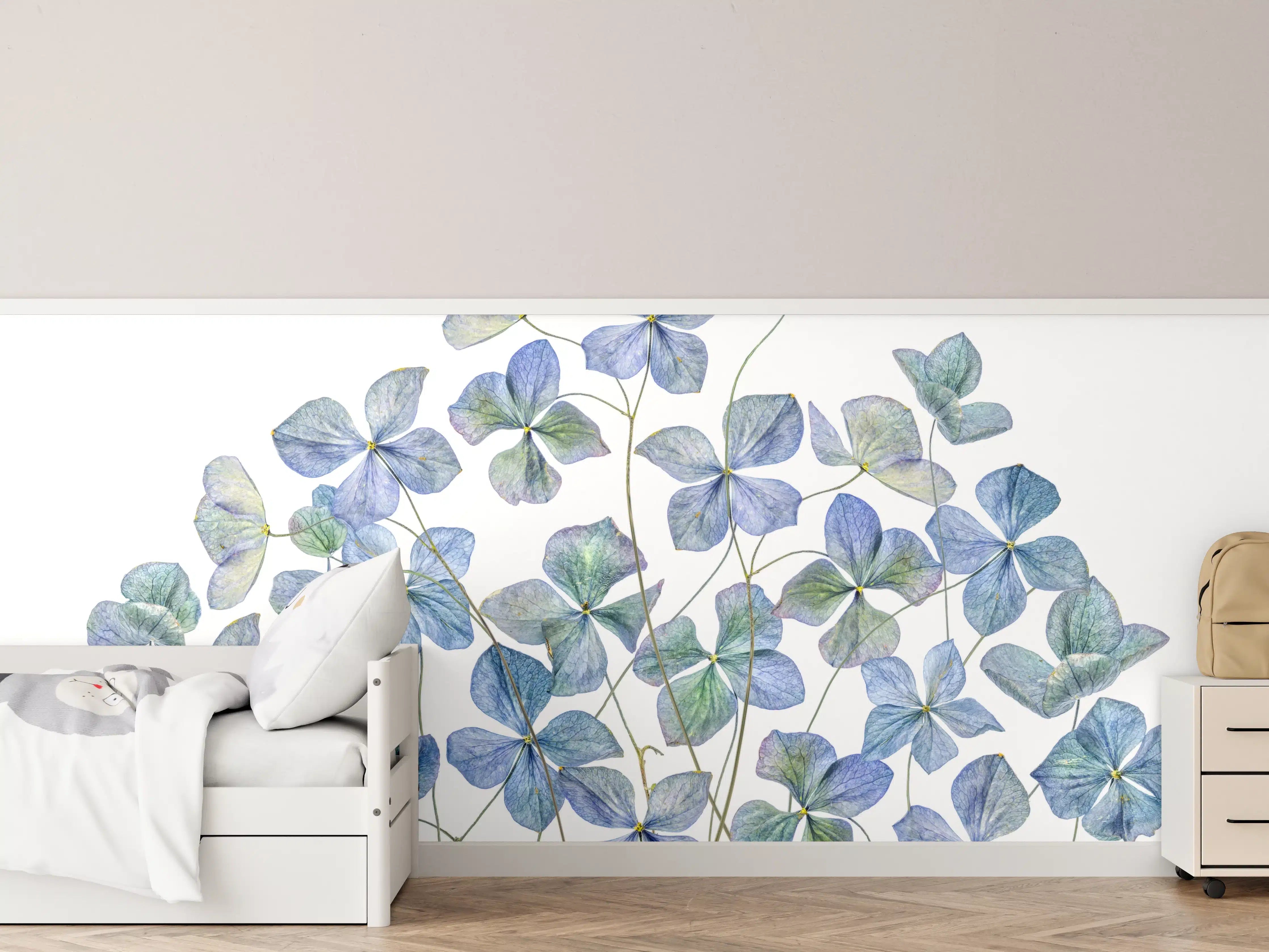 Kinderzimmer Wandgestaltung - Florale Darstellung - Blaue Blumen