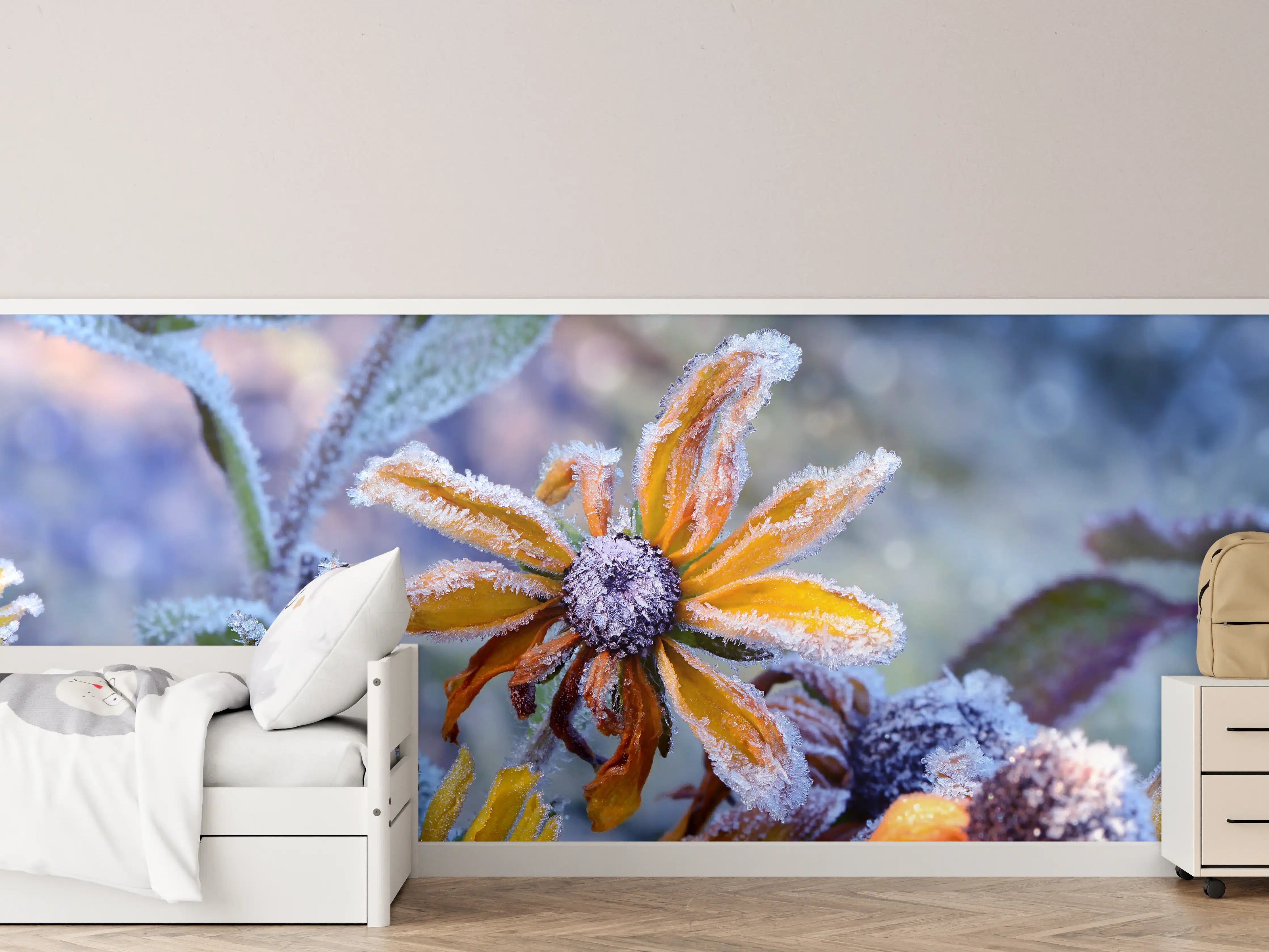 Kinderzimmer Wandgestaltung - Frostige Wildblumen im Morgengrauen