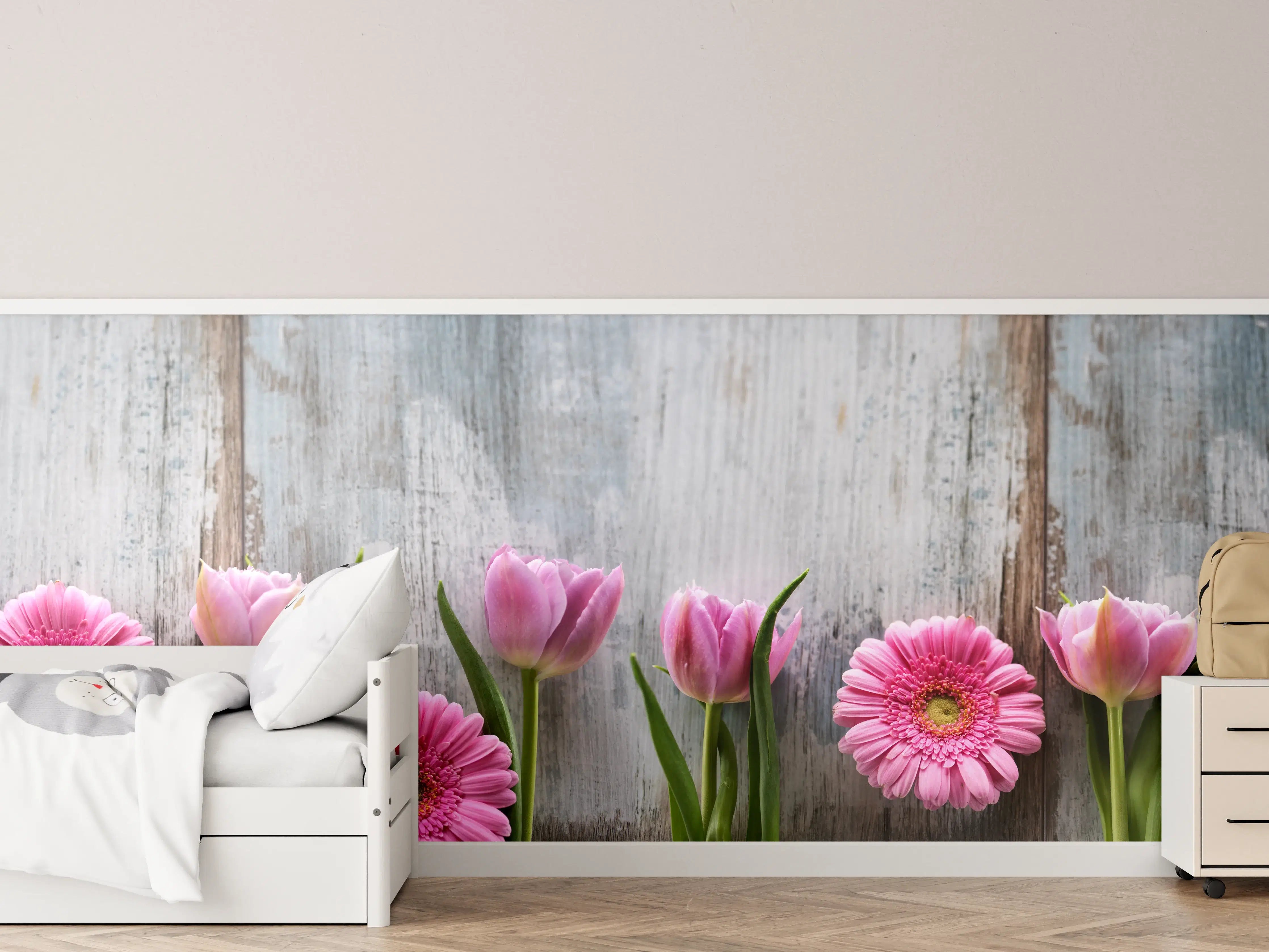 Kinderzimmer Wandgestaltung - Frühlingsblumen auf schäbigem Holz