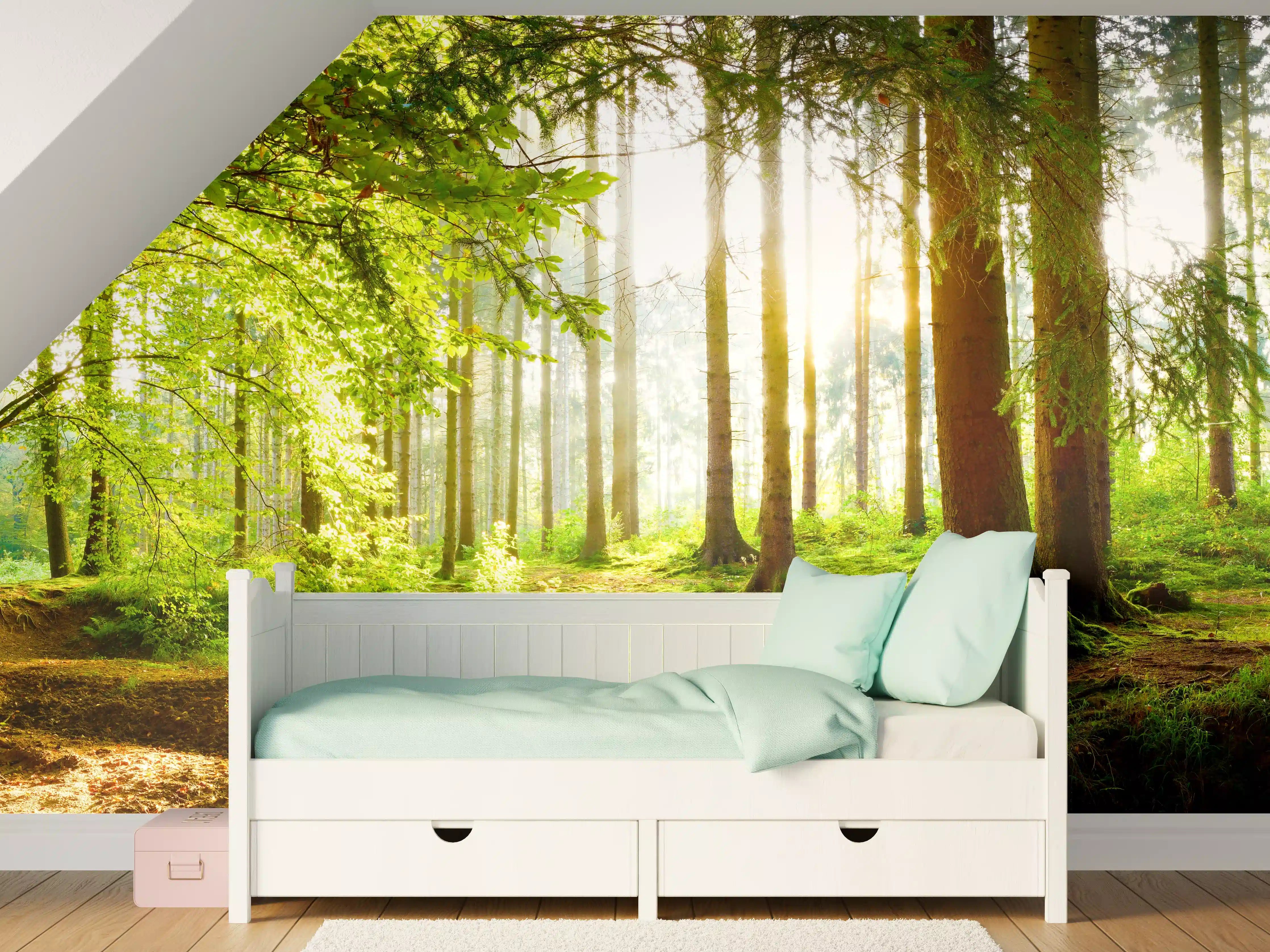 Kinderzimmer Wandgestaltung - Frühlingswald mit Sonnenschein