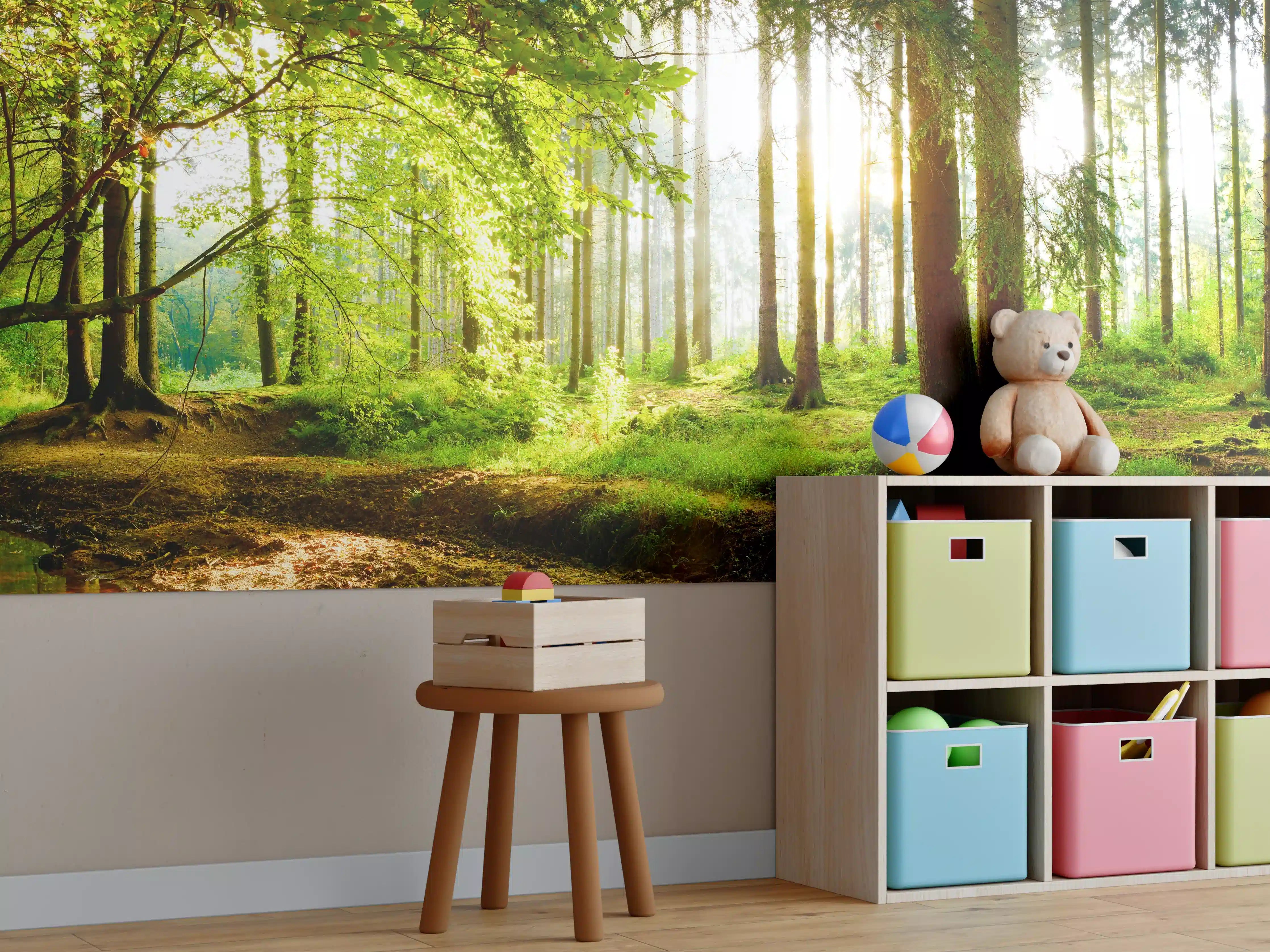 Kinderzimmer Wandgestaltung - Frühlingswald mit Sonnenschein