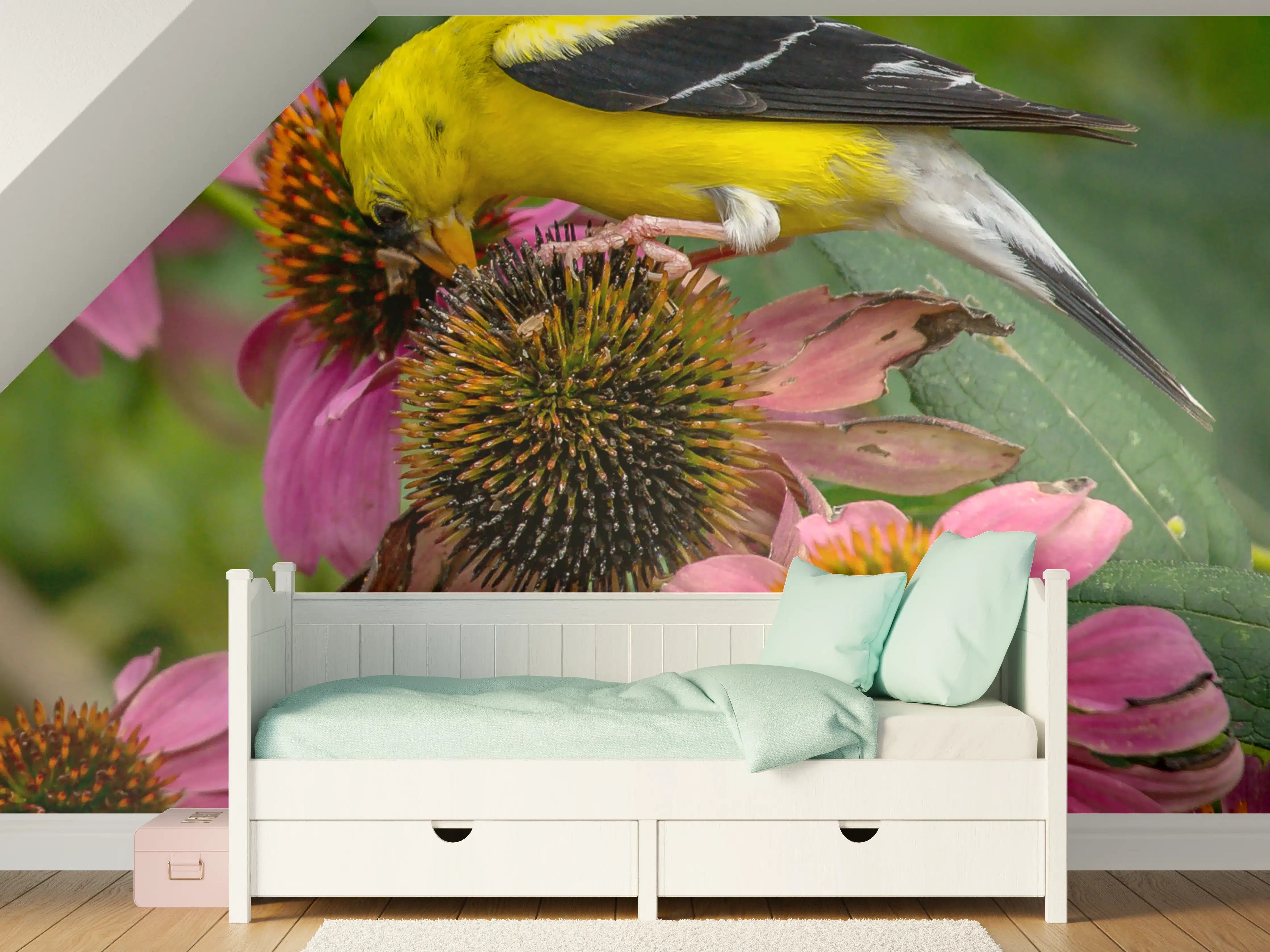 Kinderzimmer Wandgestaltung - Gelber Vogel auf Pinken Blumen