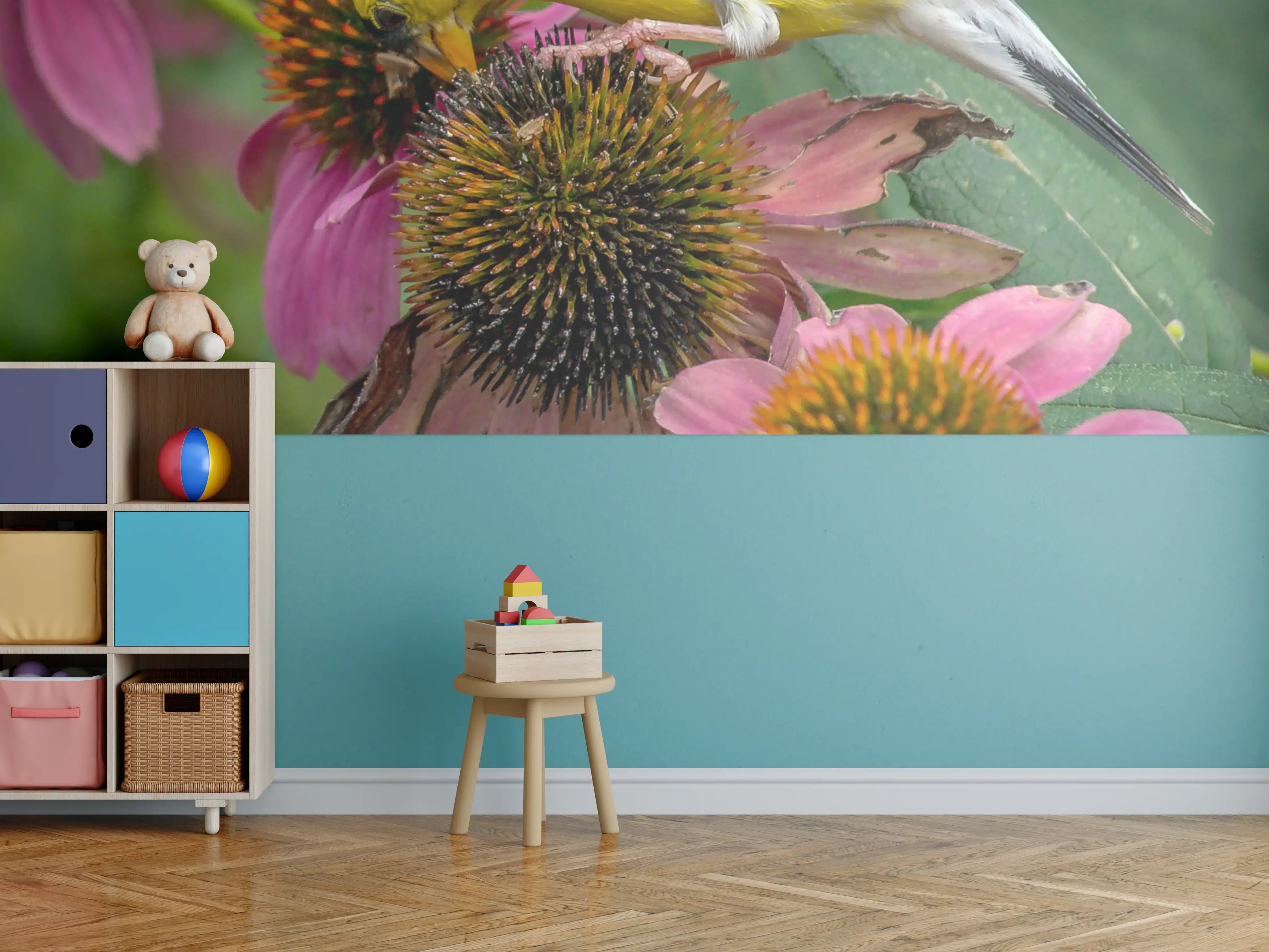 Kinderzimmer Wandgestaltung - Gelber Vogel auf Pinken Blumen