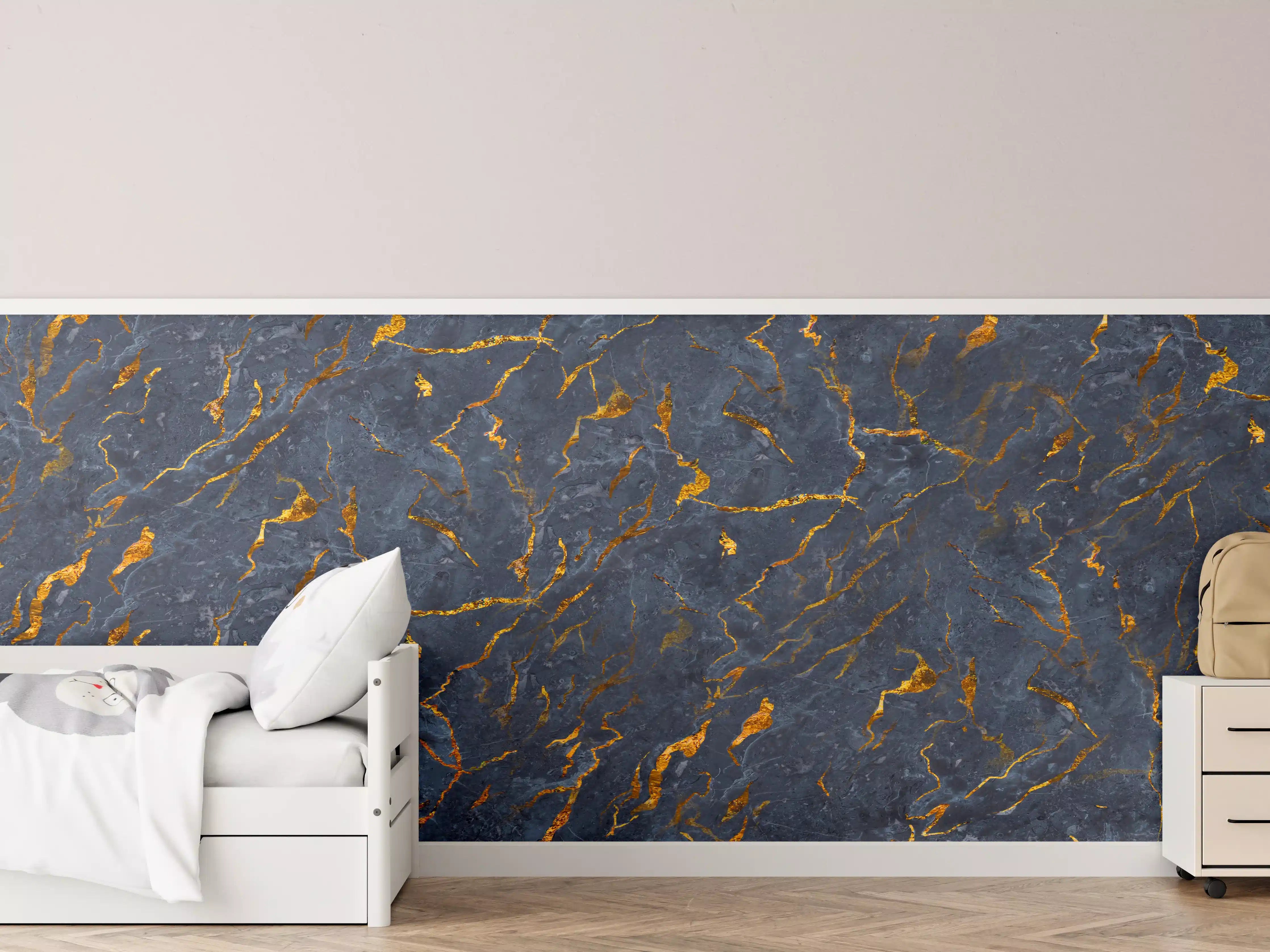 Kinderzimmer Wandgestaltung - Goldene Adern auf dunklem Marmor