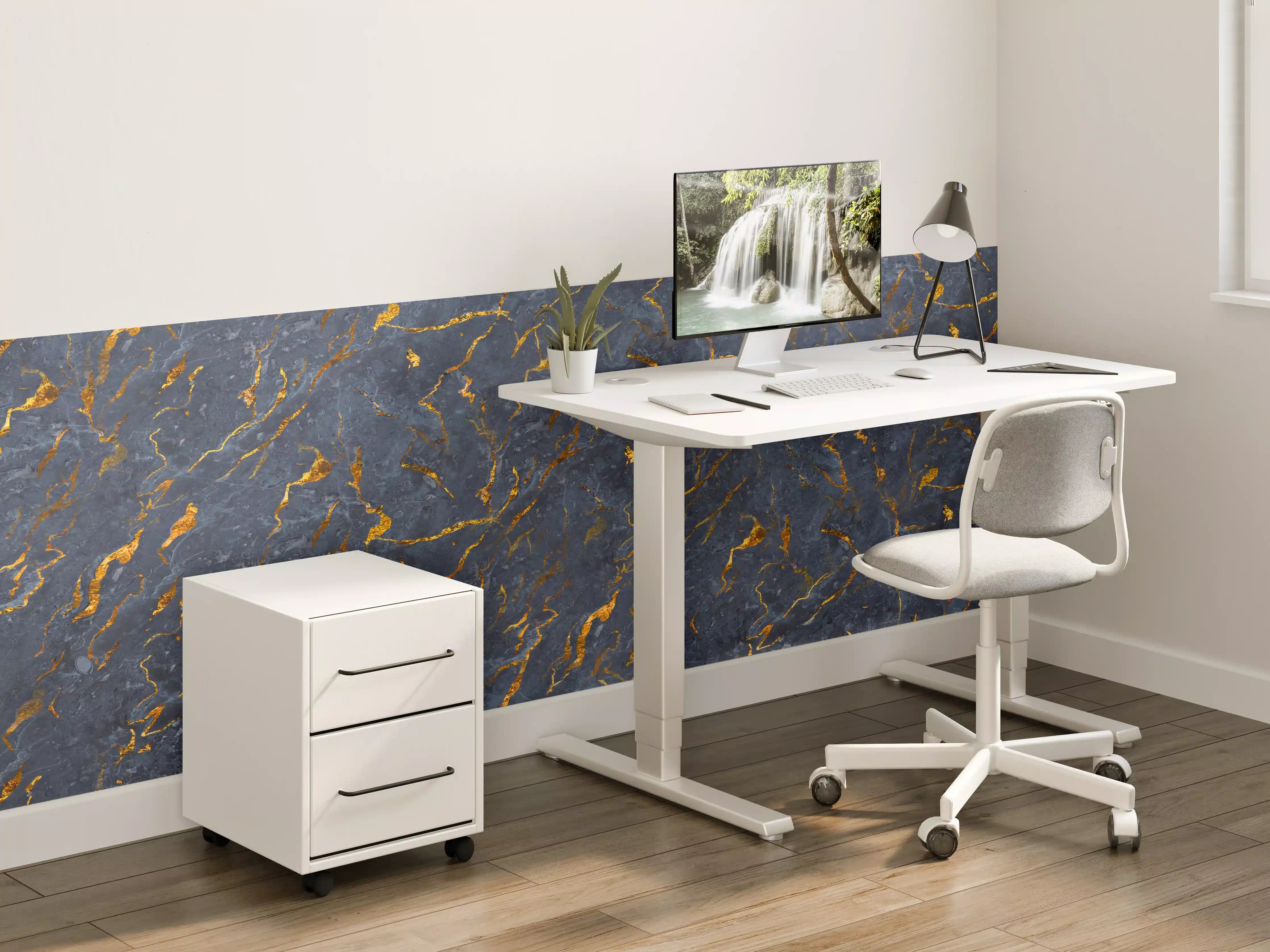 Kinderzimmer Wandgestaltung - Goldene Adern auf dunklem Marmor