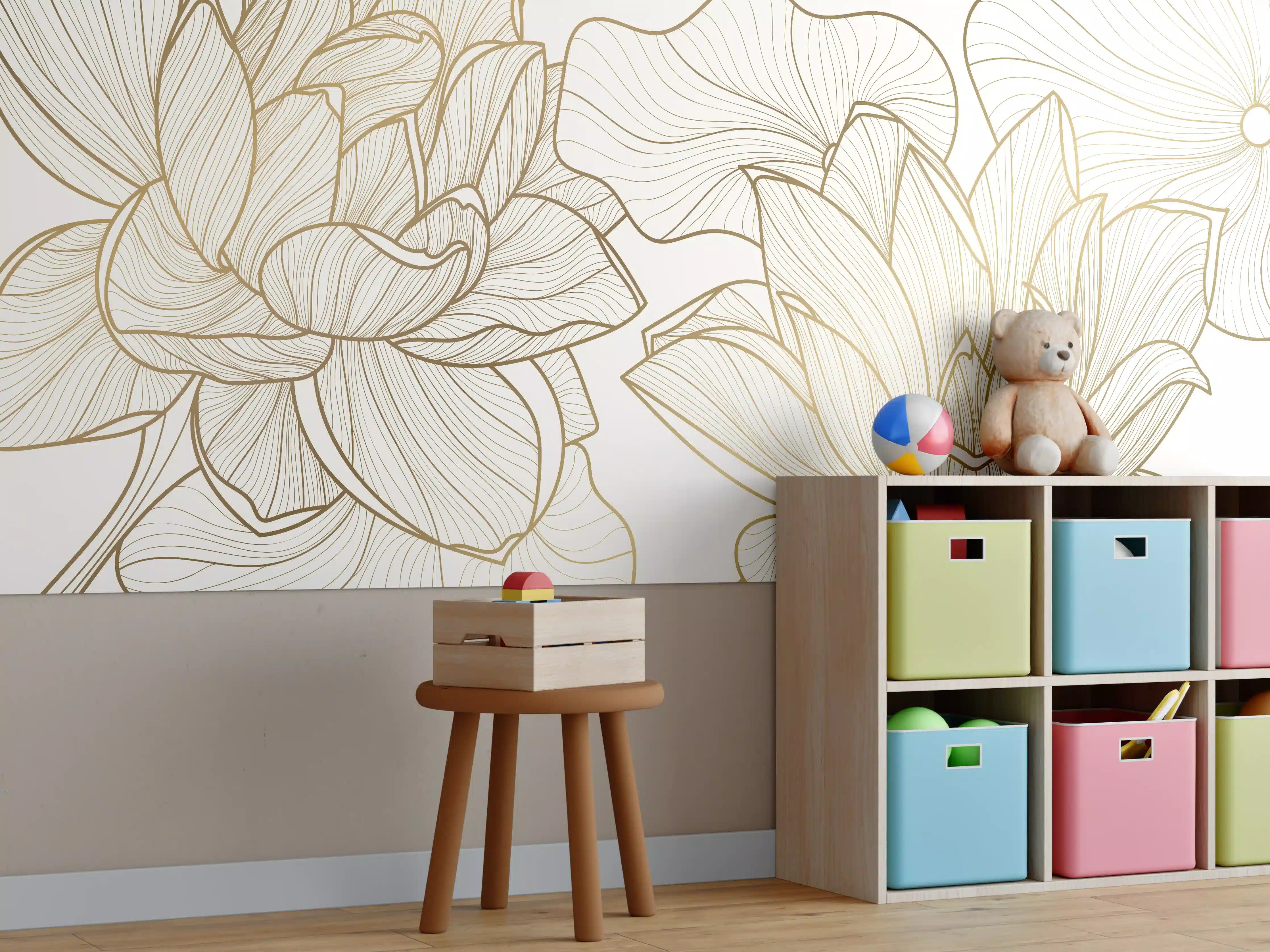 Kinderzimmer Wandgestaltung - Goldene Blüten auf cremefarbenem Hintergrund