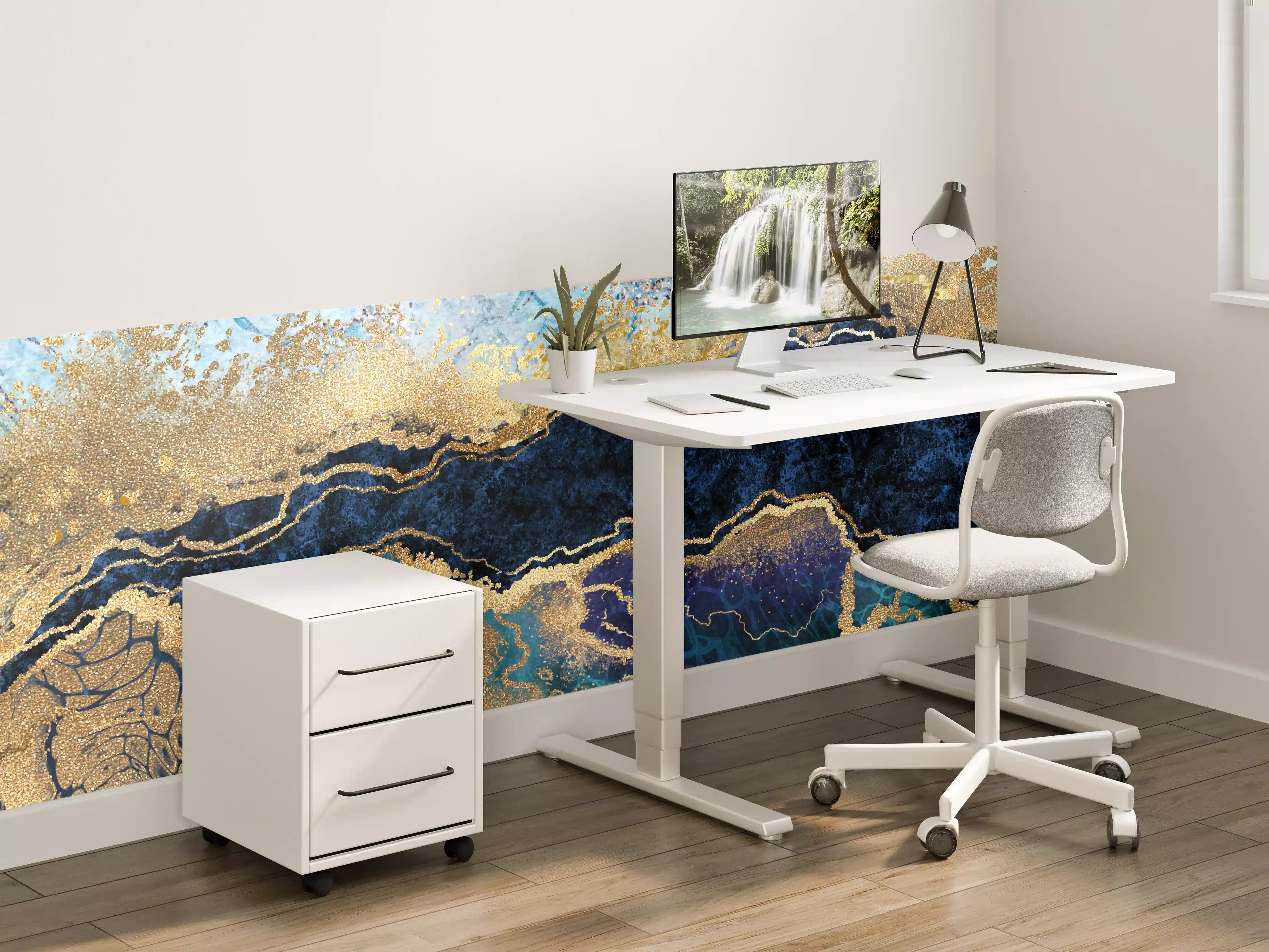 Kinderzimmer Wandgestaltung - Goldene und blaue Marmor-Textur