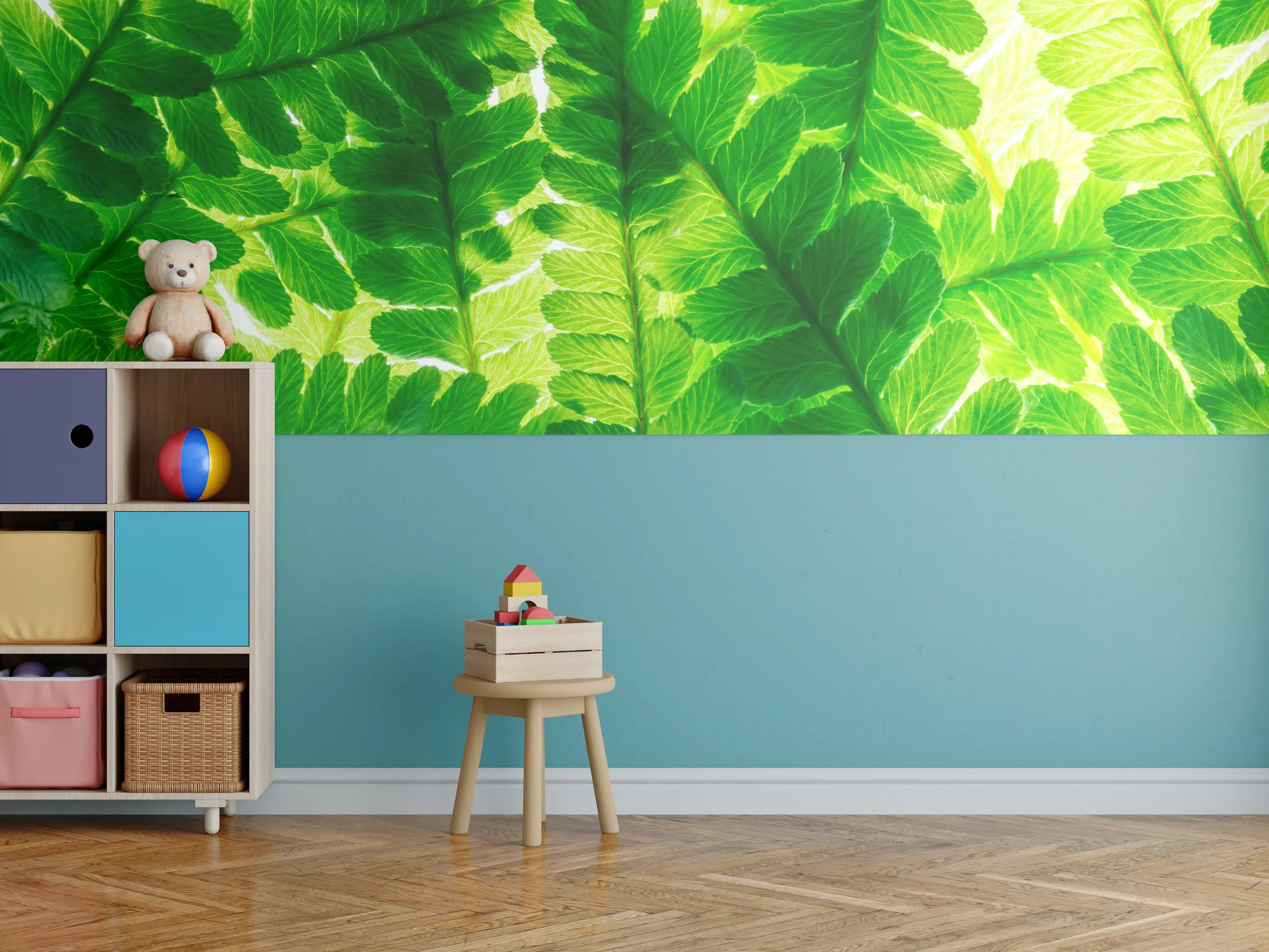 Kinderzimmer Wandgestaltung - Grüne Blätter-Detail mit lebendiger Farbpalette