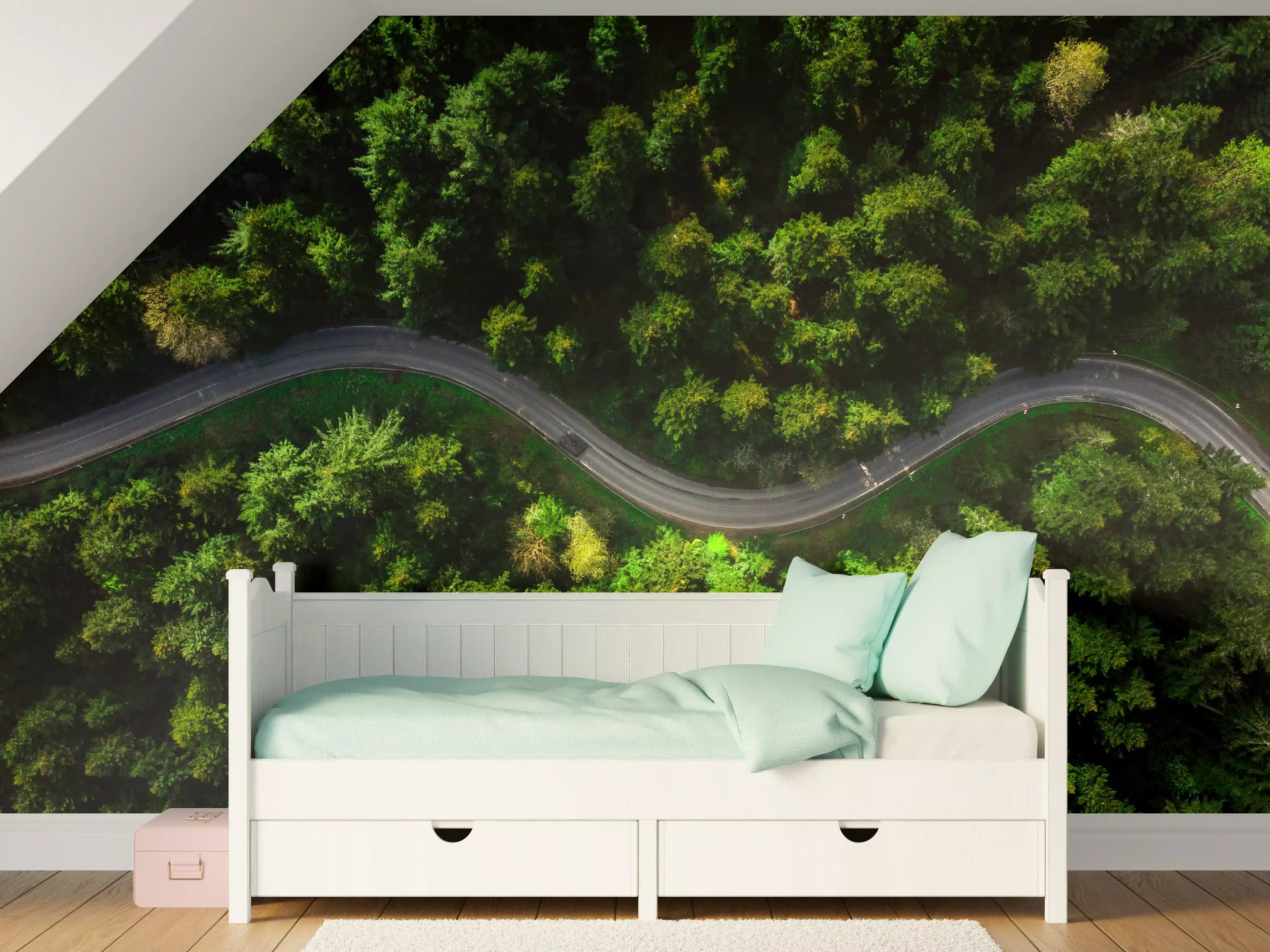 Kinderzimmer Wandgestaltung - Grüner Waldweg in Kurven