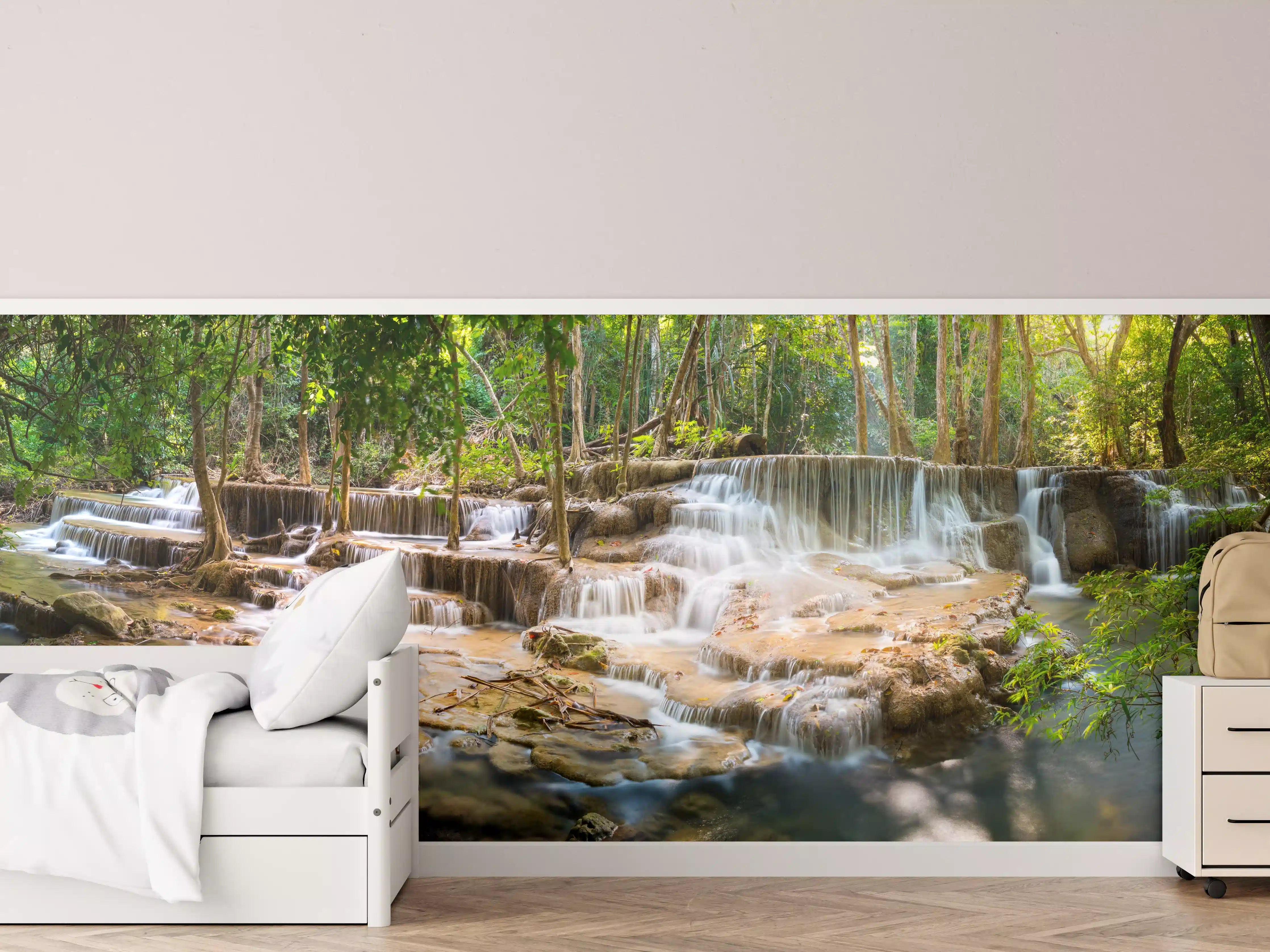 Kinderzimmer Wandgestaltung - Grüner Wasserfall im Wald