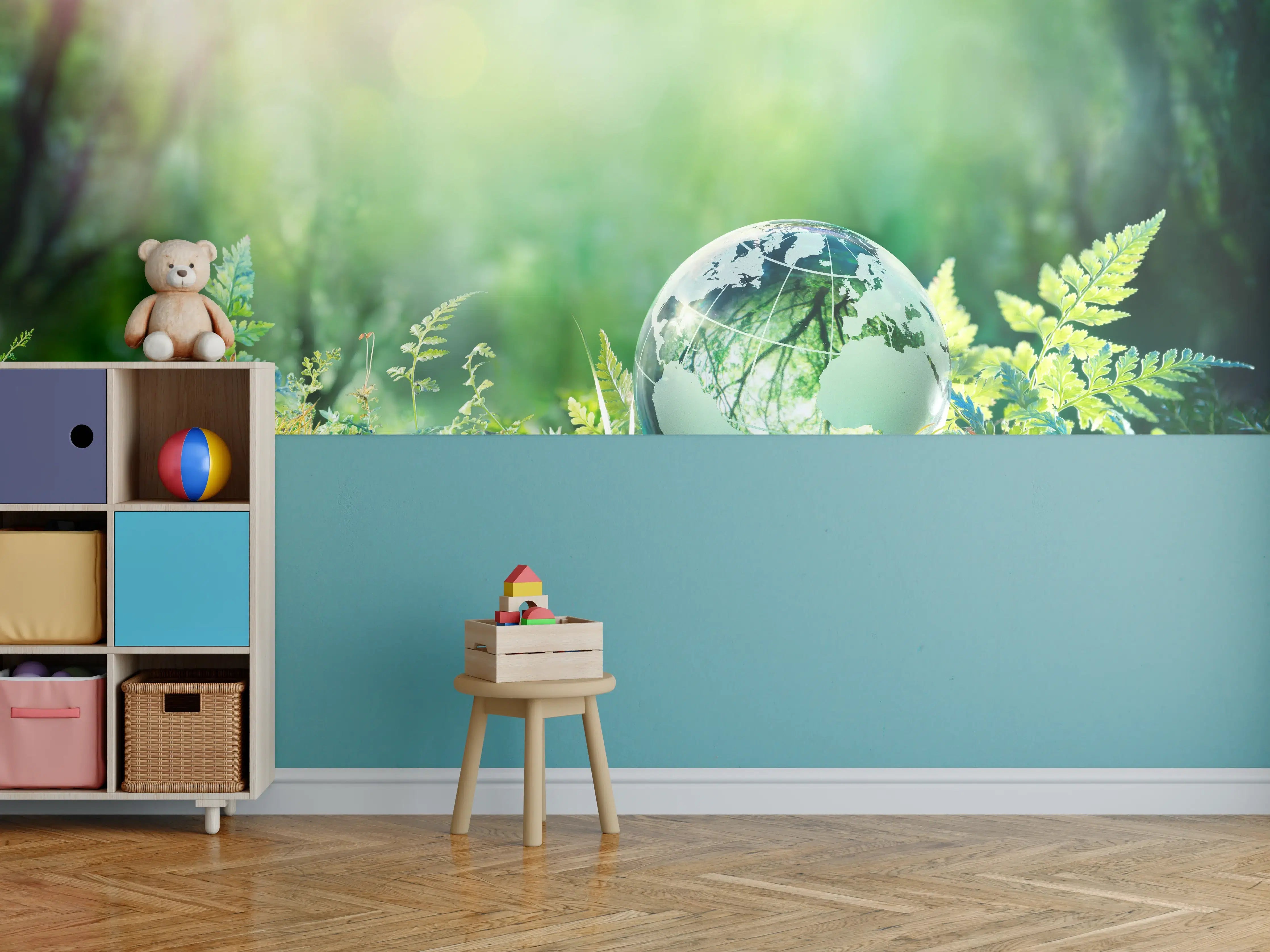 Kinderzimmer Wandgestaltung - Grünlicher Globus im Wald