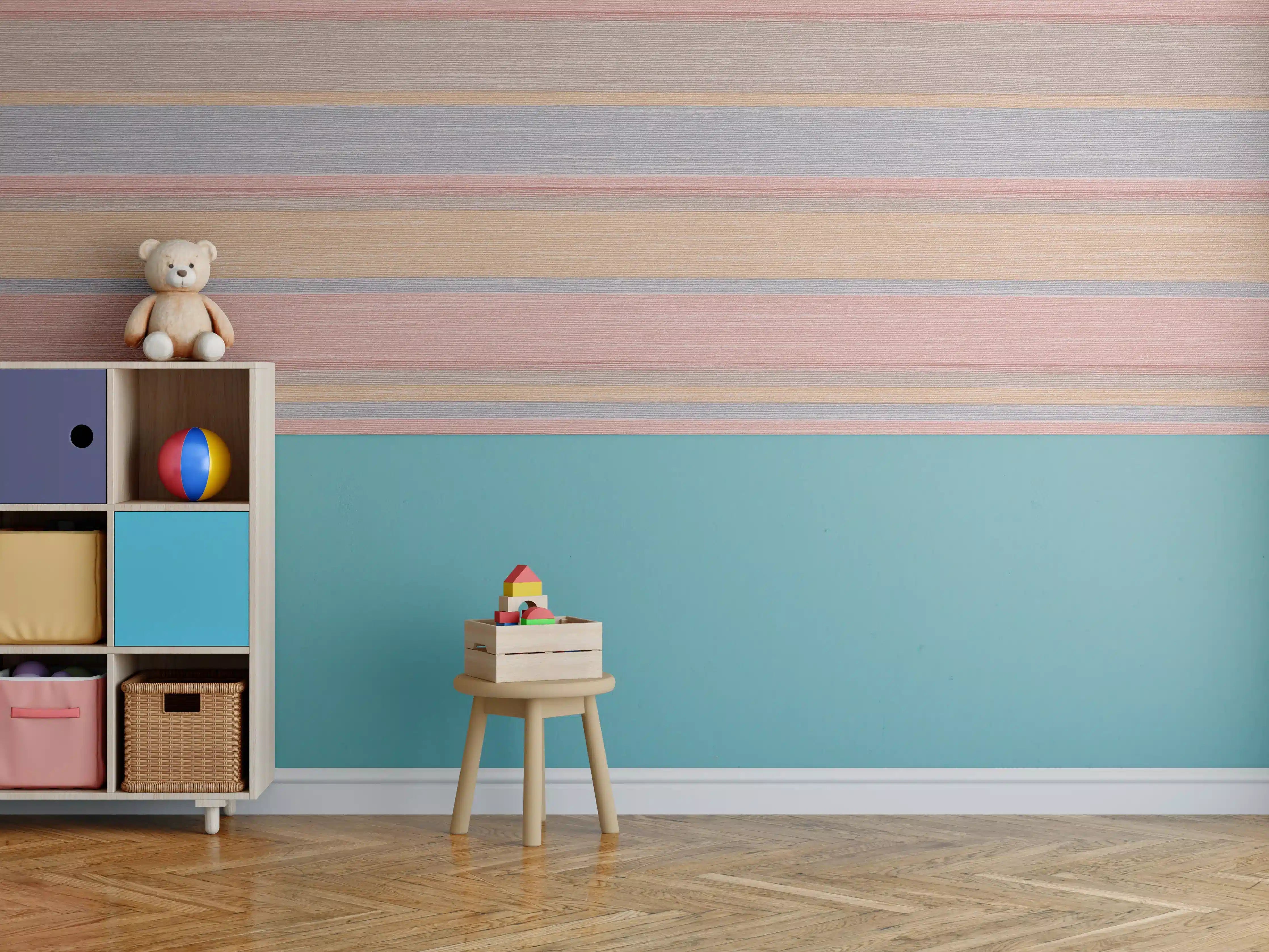 Kinderzimmer Wandgestaltung - Harmonische Holzoptik mit pastelligen Streifen