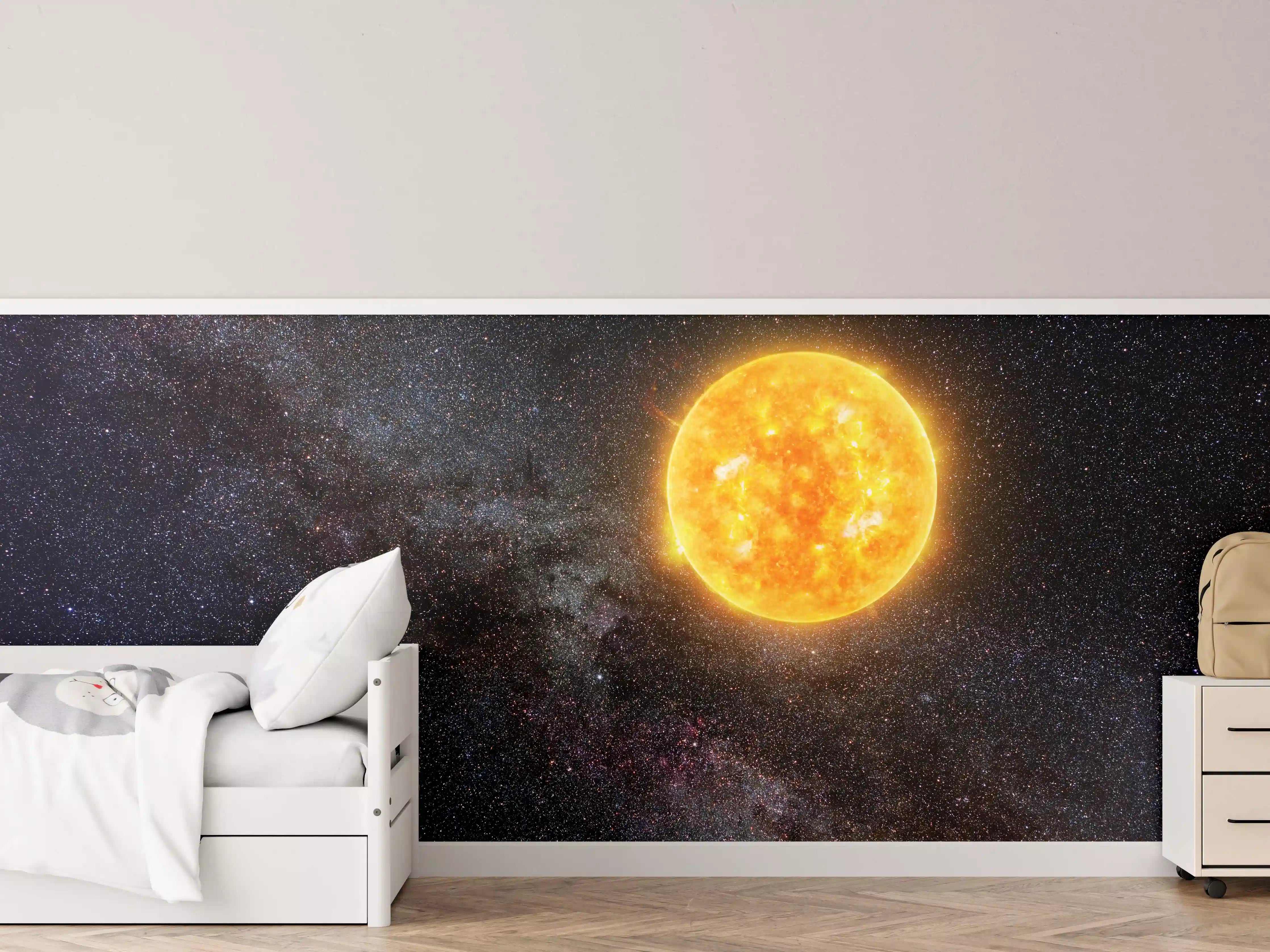 Kinderzimmer Wandgestaltung - Helle Sonne vor dunklem Sternenhimmel