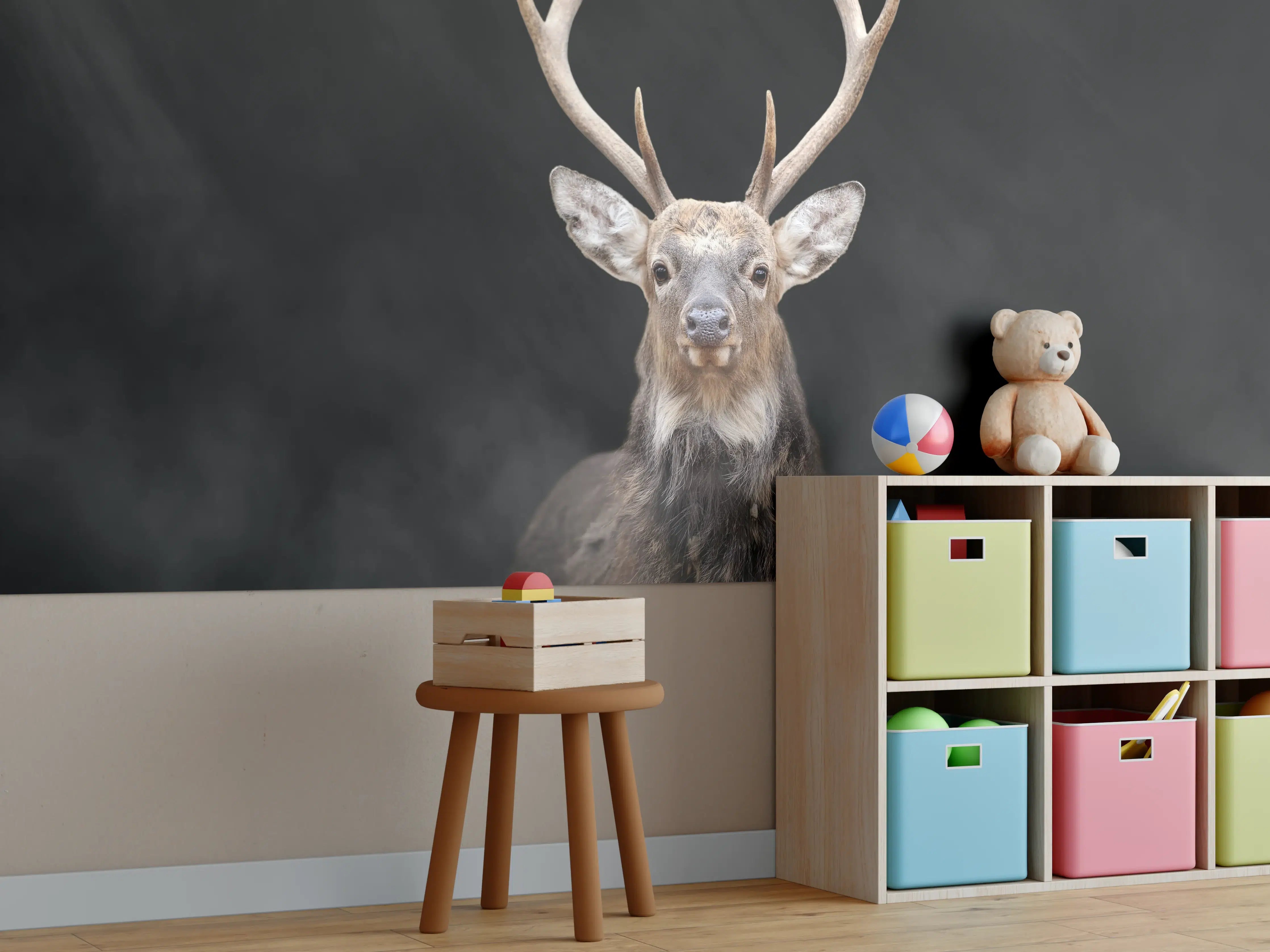 Kinderzimmer Wandgestaltung - Hirsch frontal im Nebel