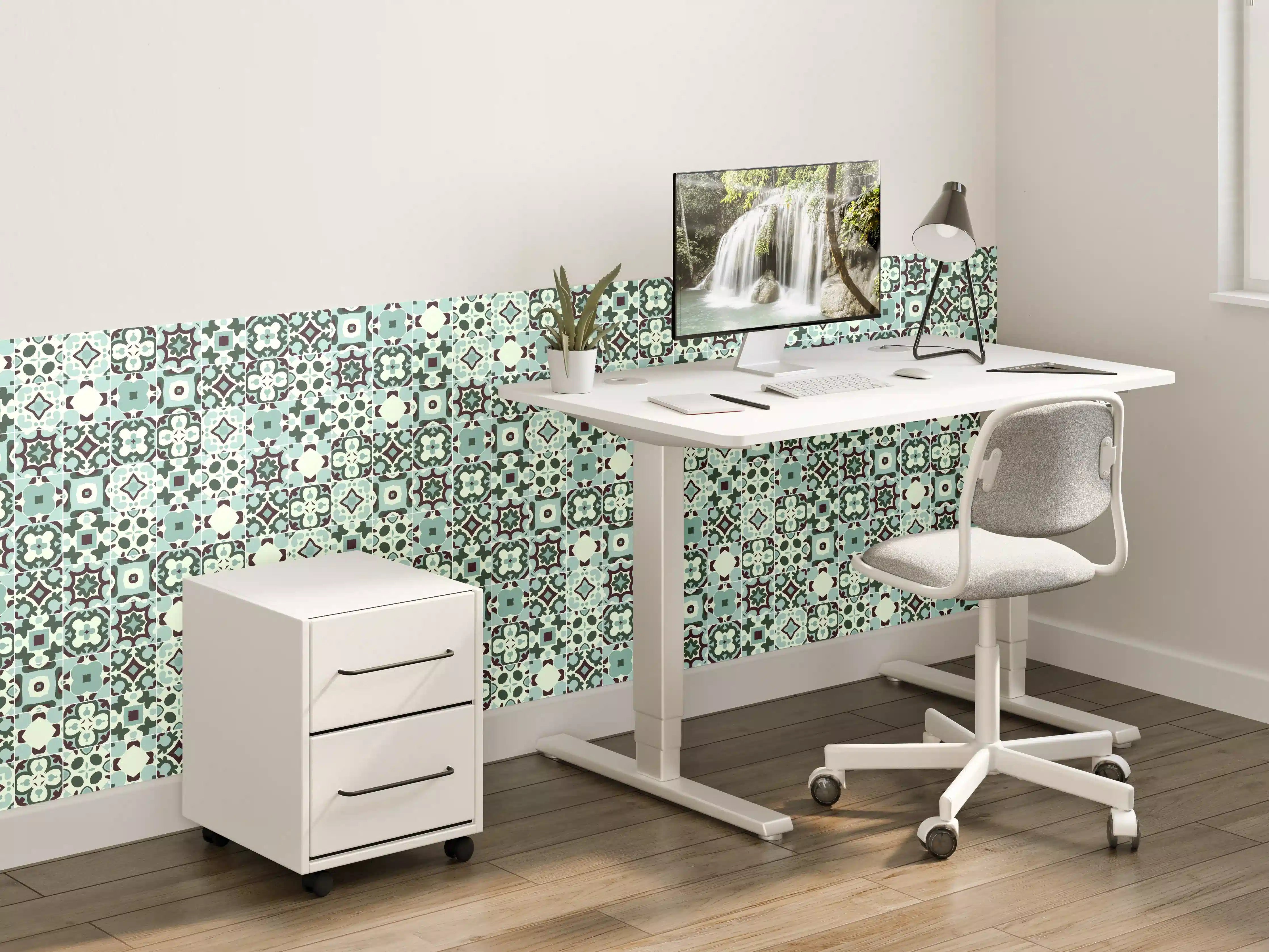 Kinderzimmer Wandgestaltung - Historischer Fliesenmuster in Türkis und Braun