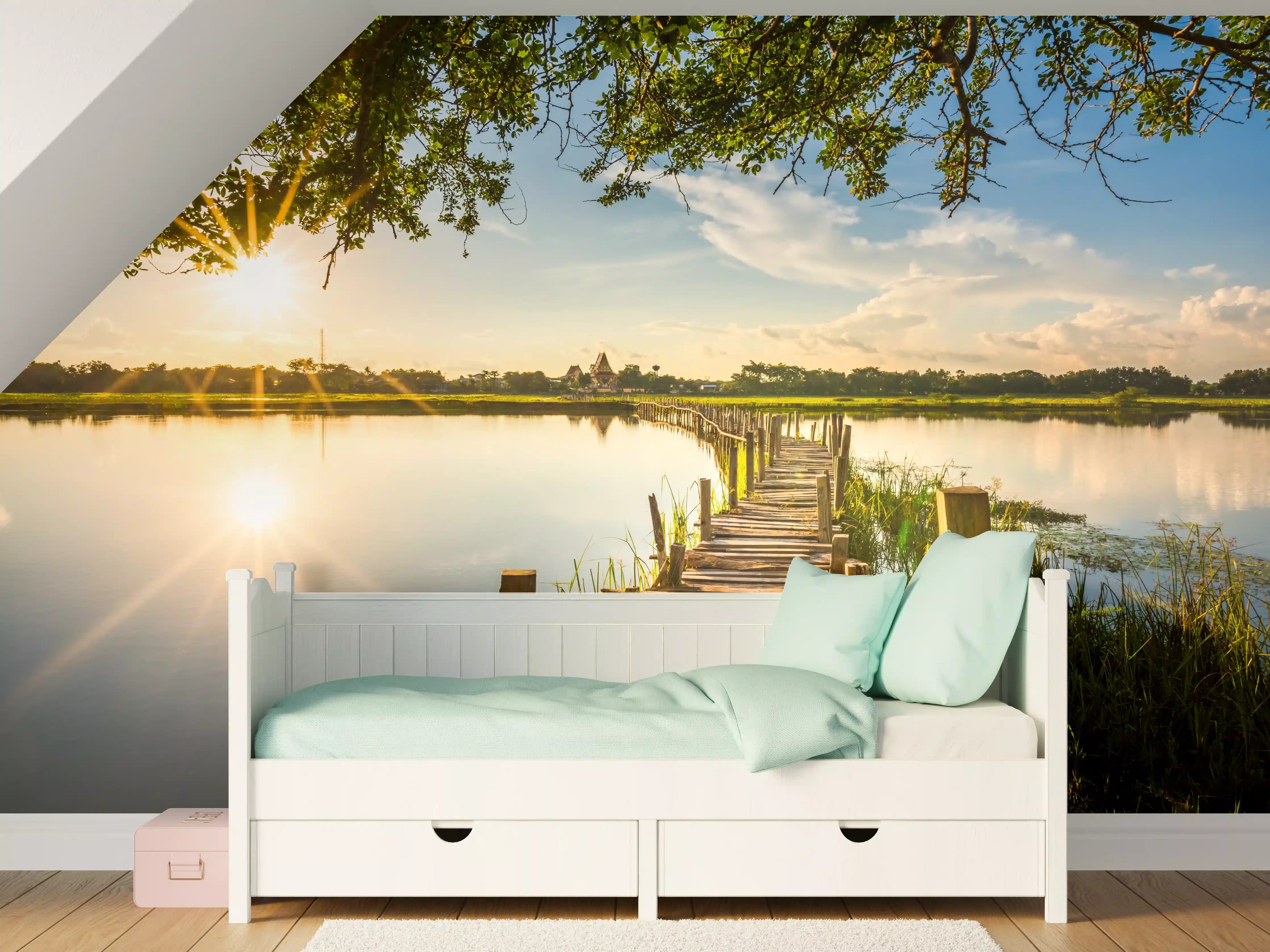 Kinderzimmer Wandgestaltung - Holzbrücke am See - Thailand