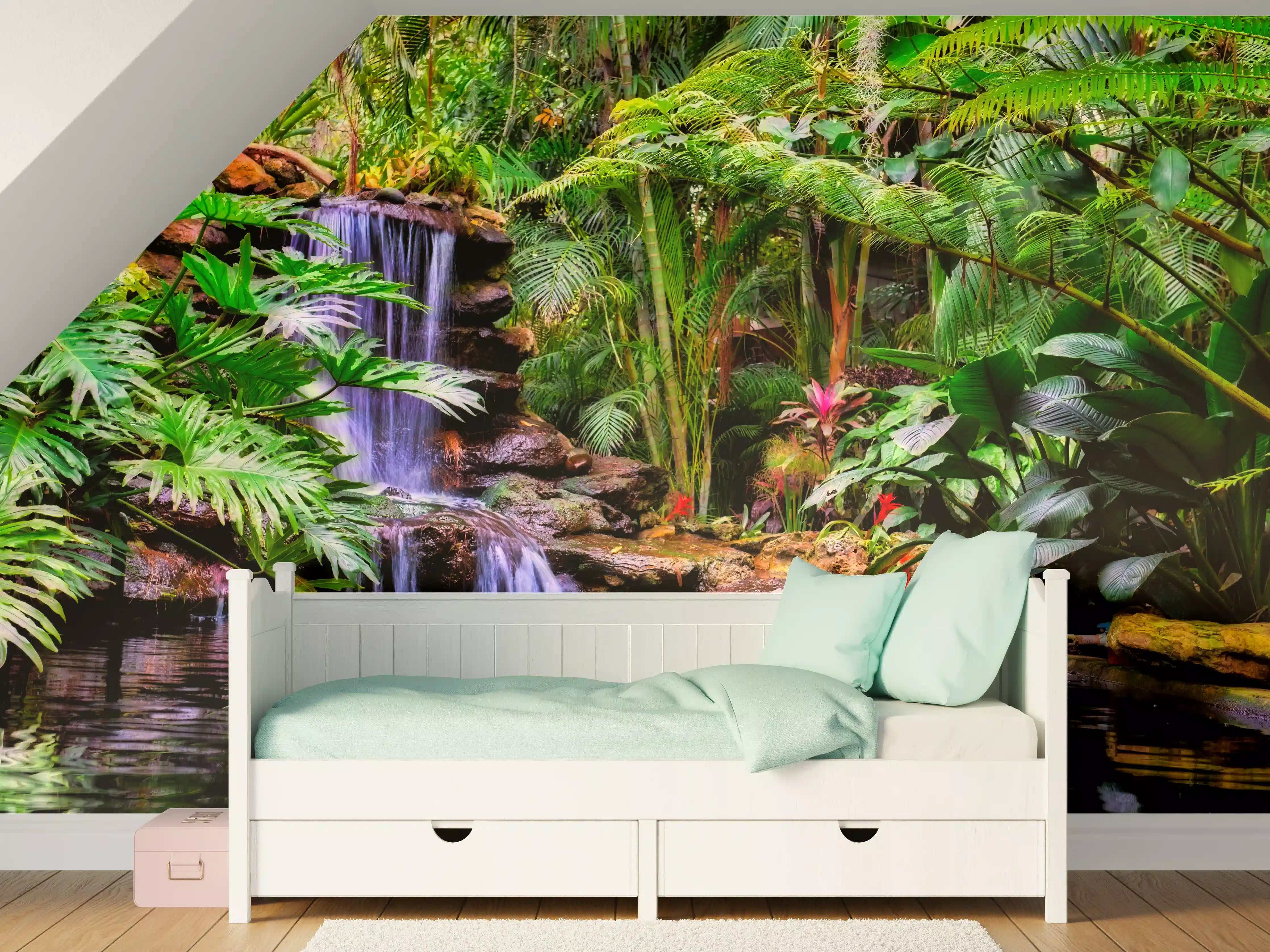 Kinderzimmer Wandgestaltung - Idyllische Dschungellandschaft mit Wasserfall