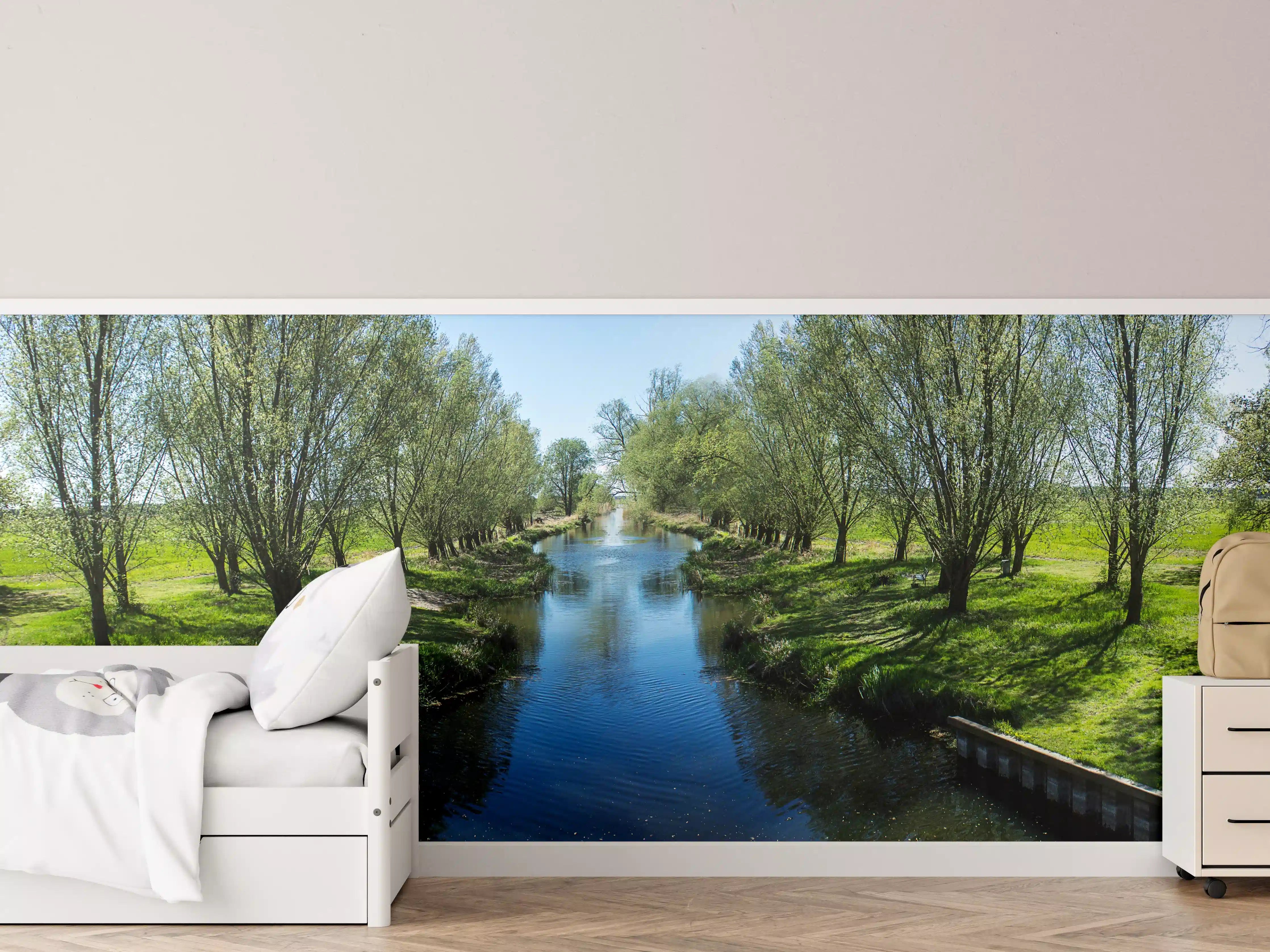 Kinderzimmer Wandgestaltung - Idyllischer Fluss in Sachsen-Anhalt
