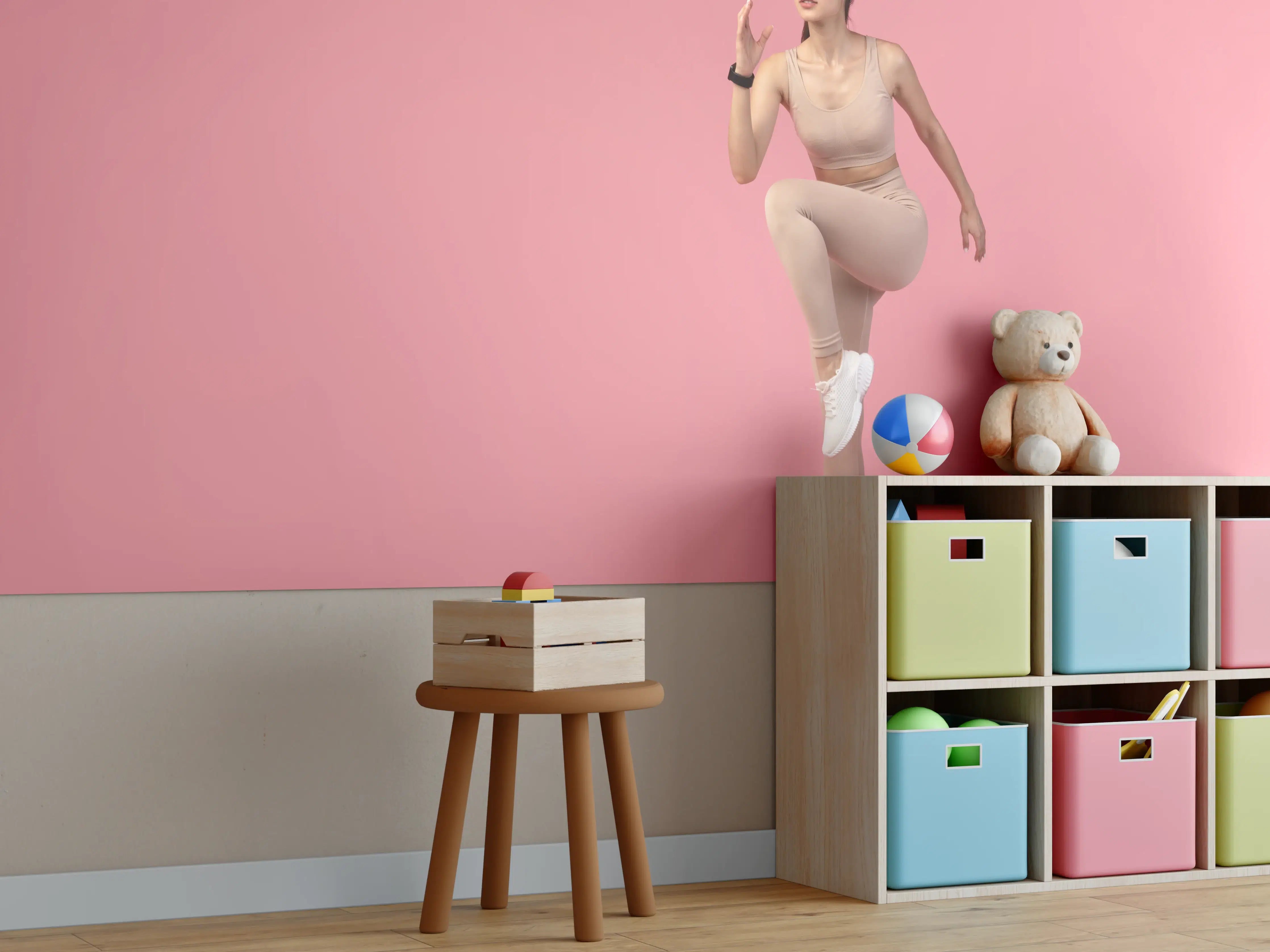 Kinderzimmer Wandgestaltung - Junge Fitness Frau in Läuferpose