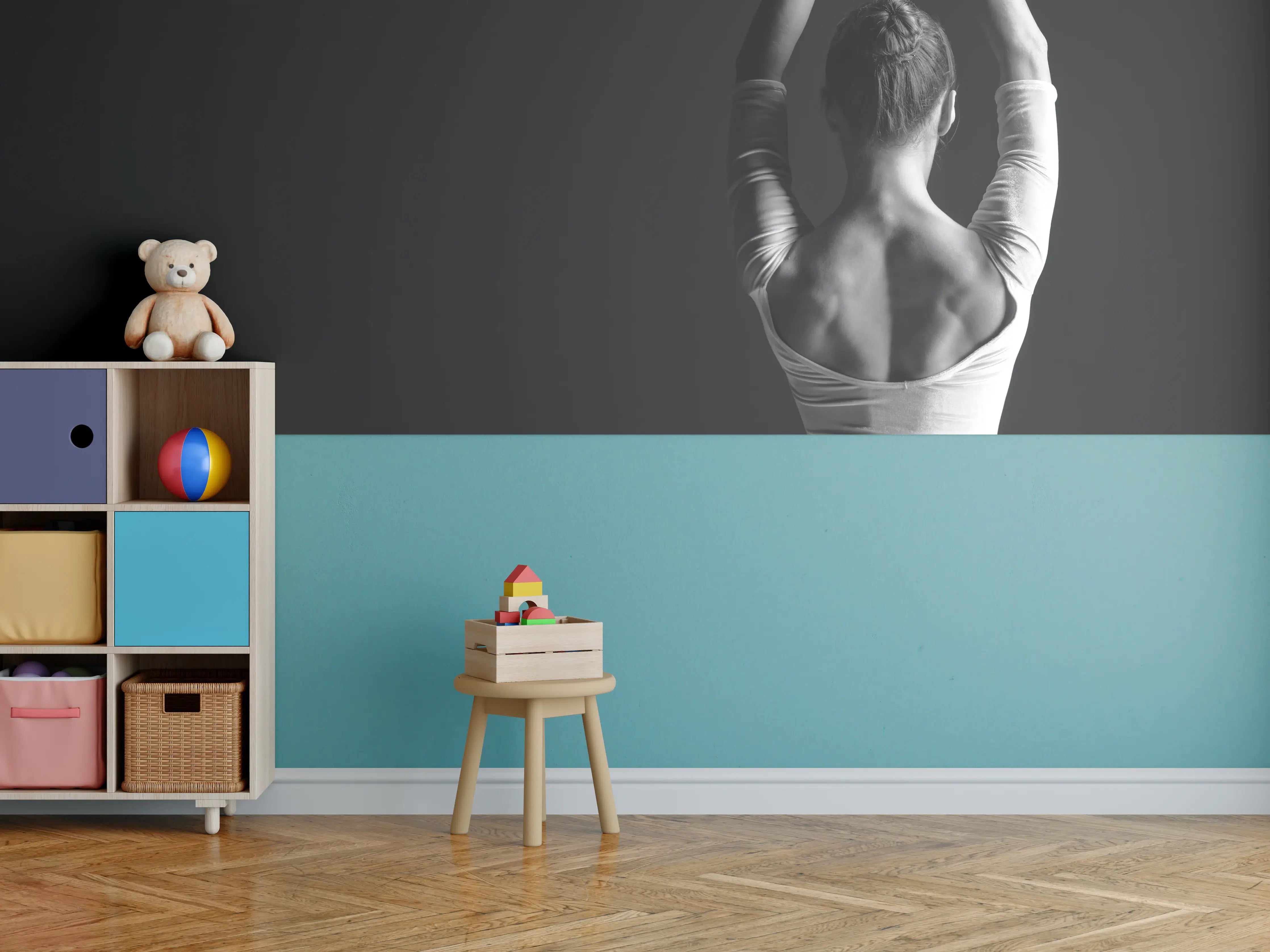 Kinderzimmer Wandgestaltung - Junge posierende Ballerina