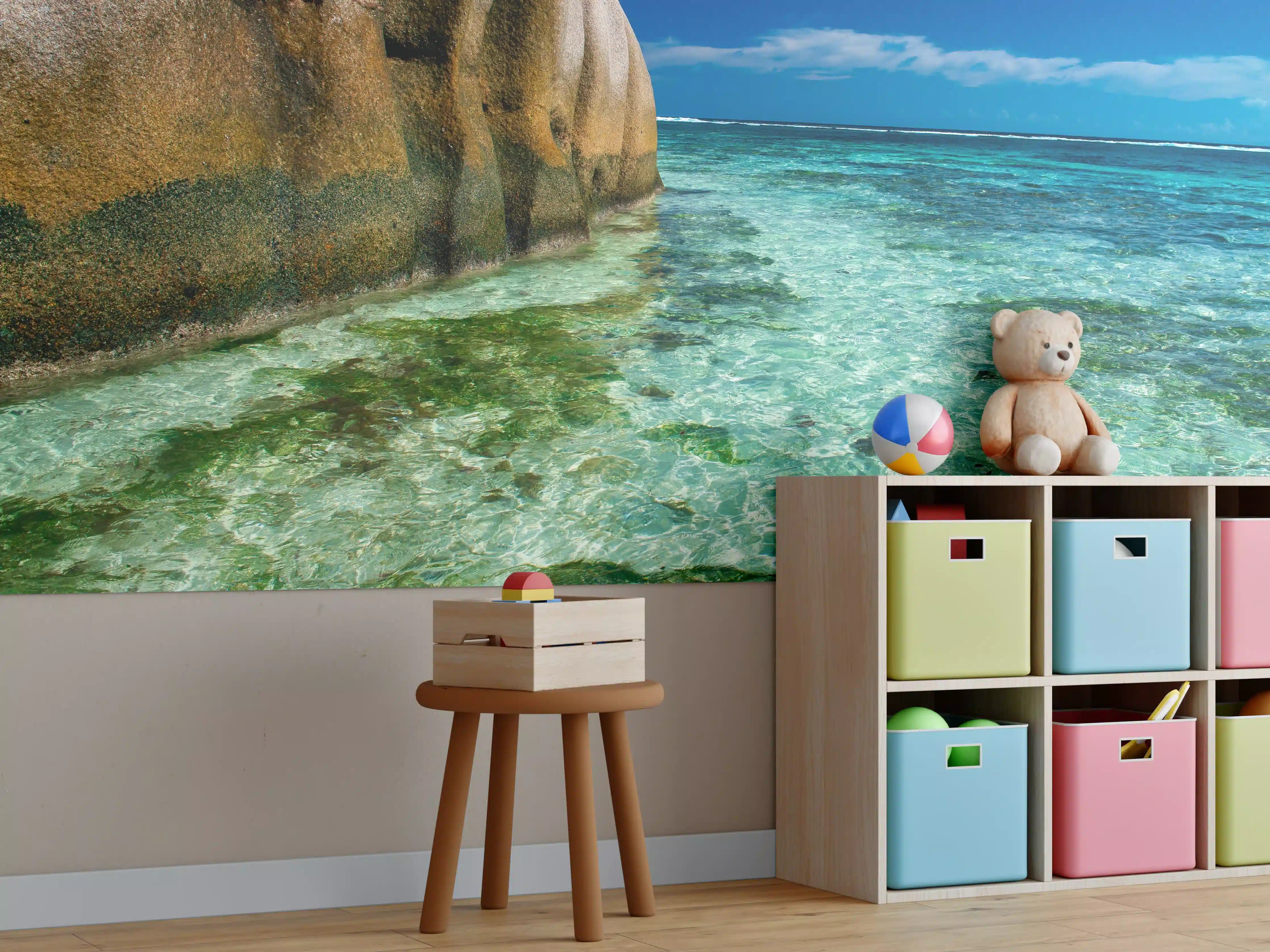 Kinderzimmer Wandgestaltung - Kristallklares Wasser und Felsenküste