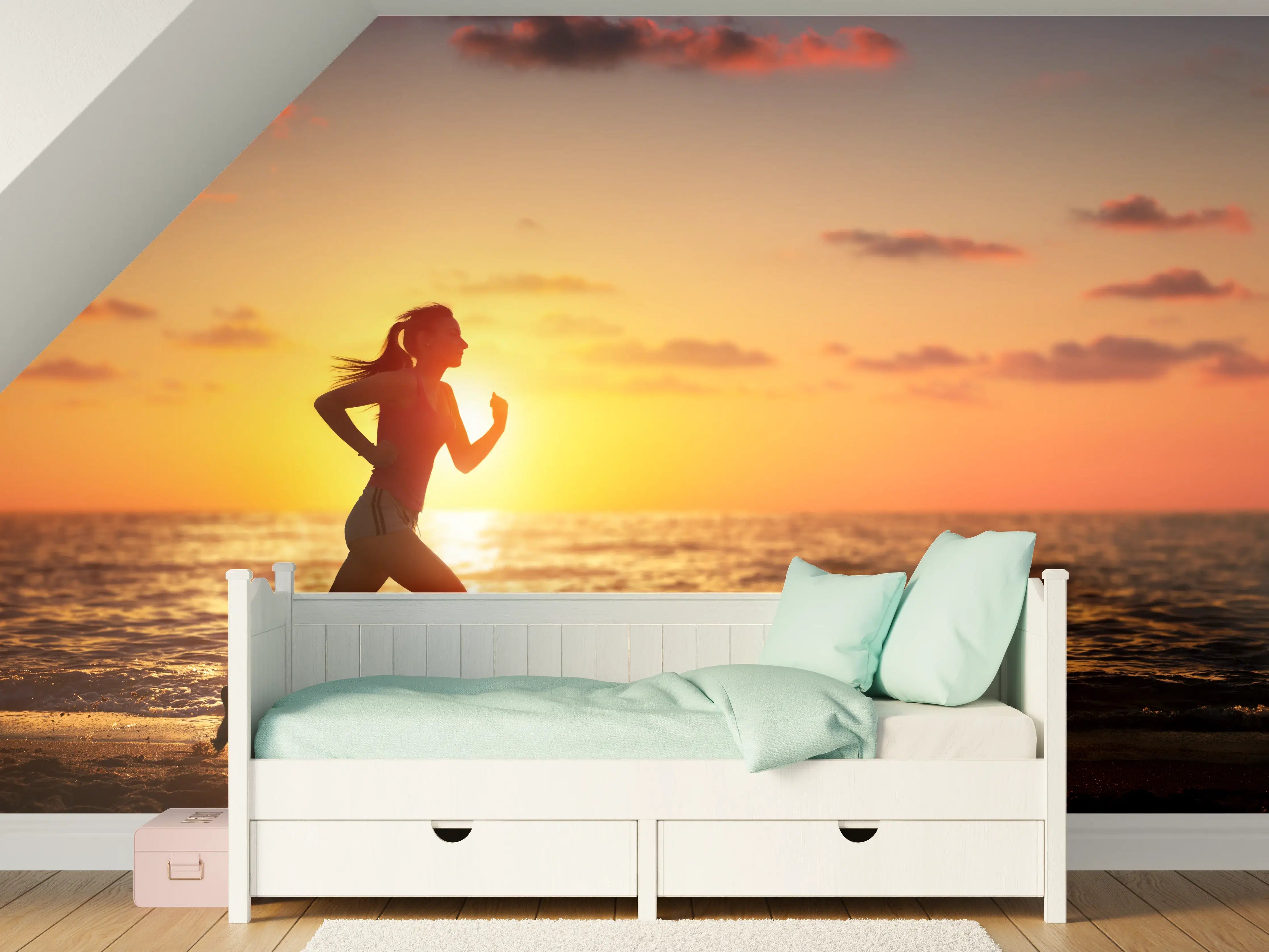 Kinderzimmer Wandgestaltung - Läuferin am Strand im Sonnnenuntergang 