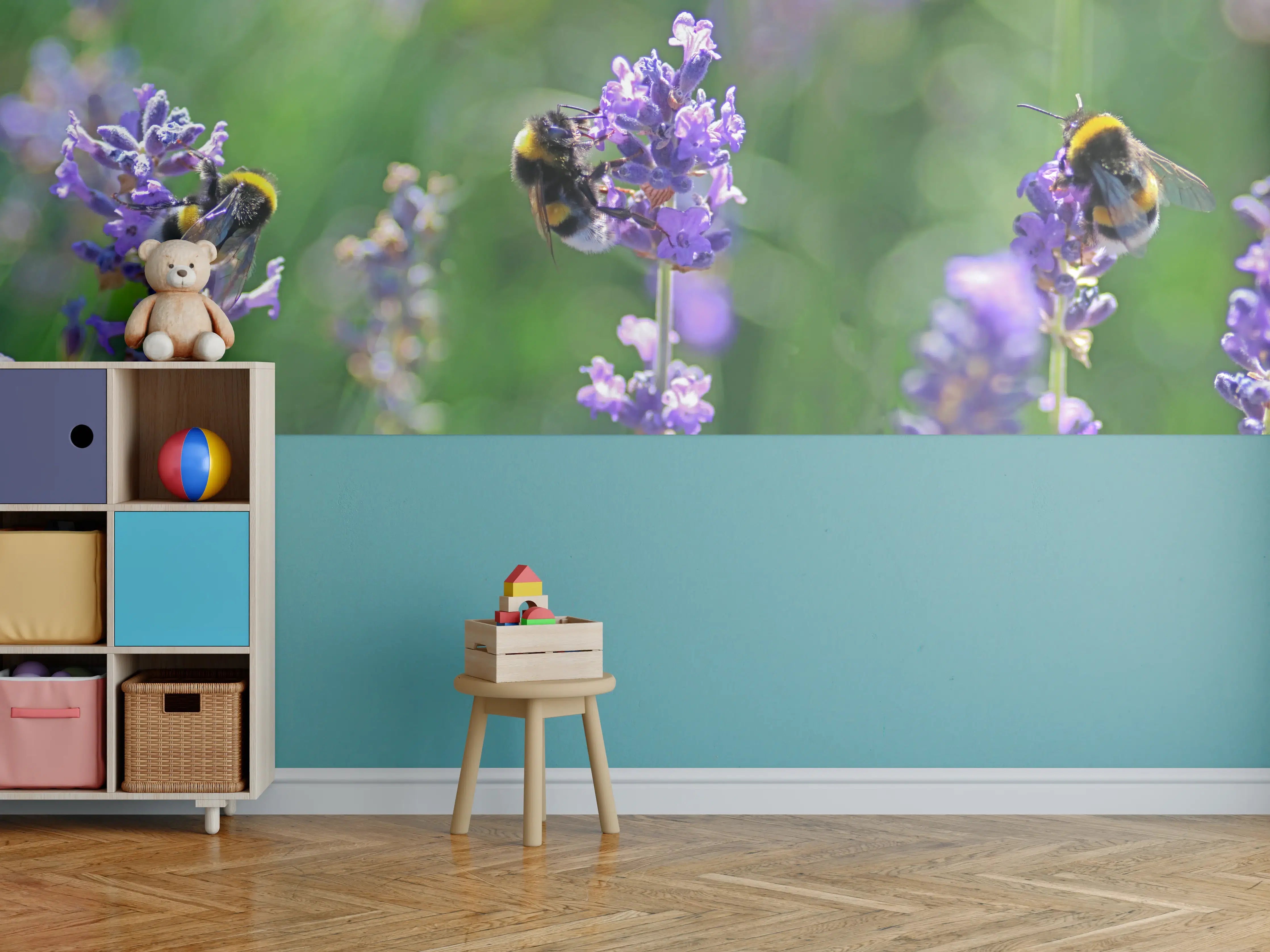 Kinderzimmer Wandgestaltung - Lavendelblüten mit Hummeln