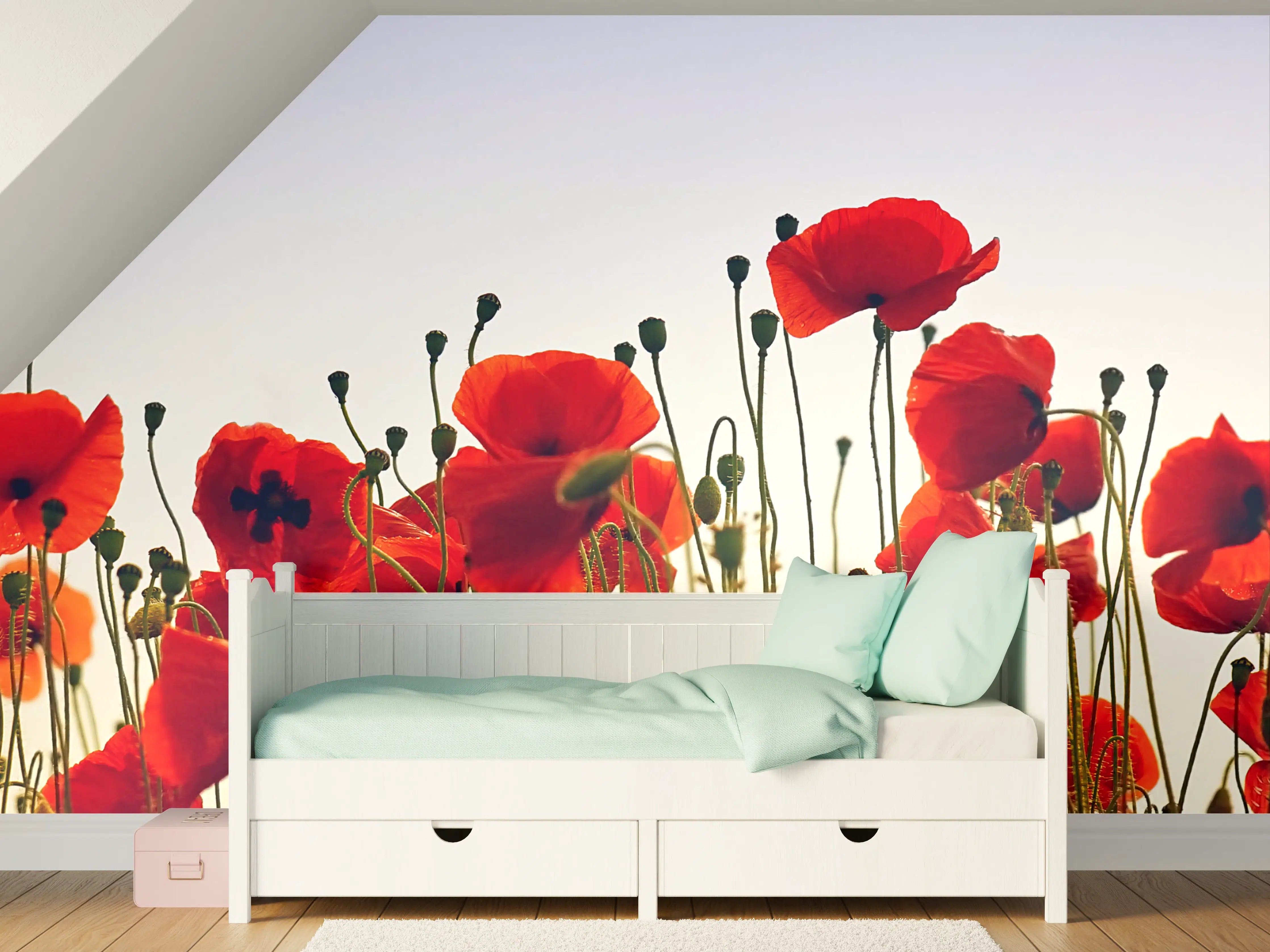 Kinderzimmer Wandgestaltung - Lebendige Mohnblumen im Sonnenlicht