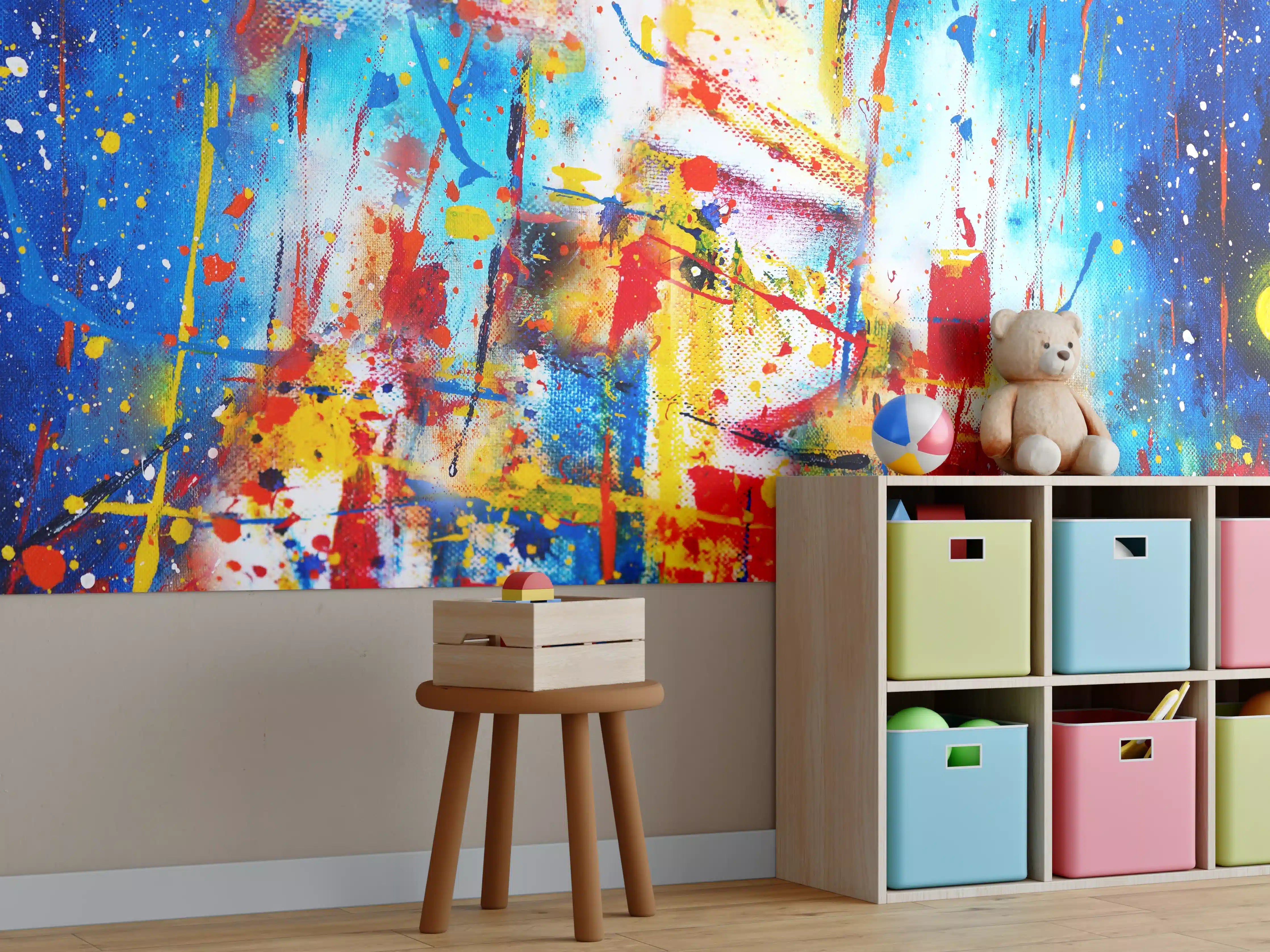 Kinderzimmer Wandgestaltung - Lebendige abstrakte Kunst in Blau, Rot und Gelb