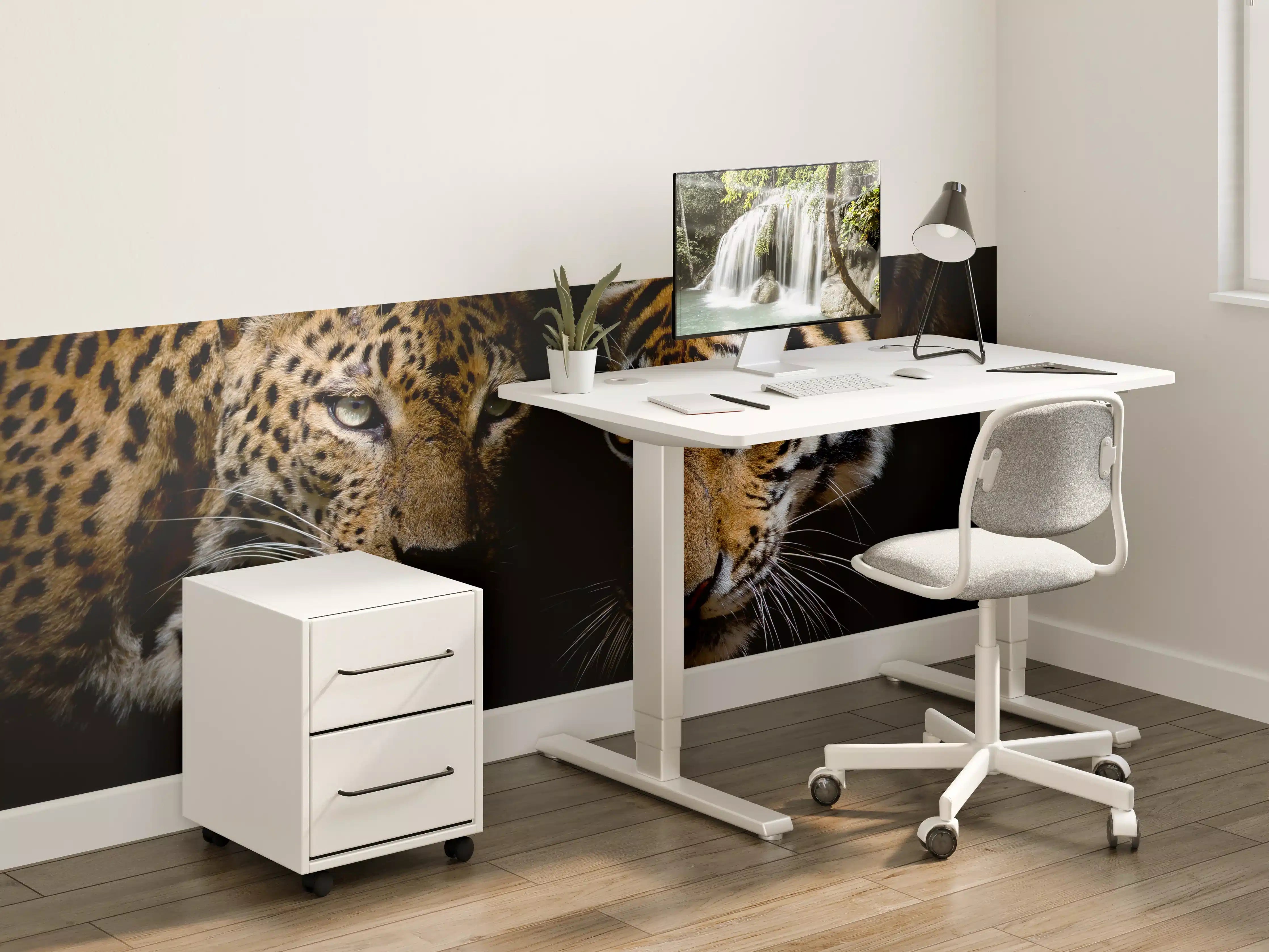 Kinderzimmer Wandgestaltung - Leopard und Tiger isoliert auf schwarzen Hintergrund