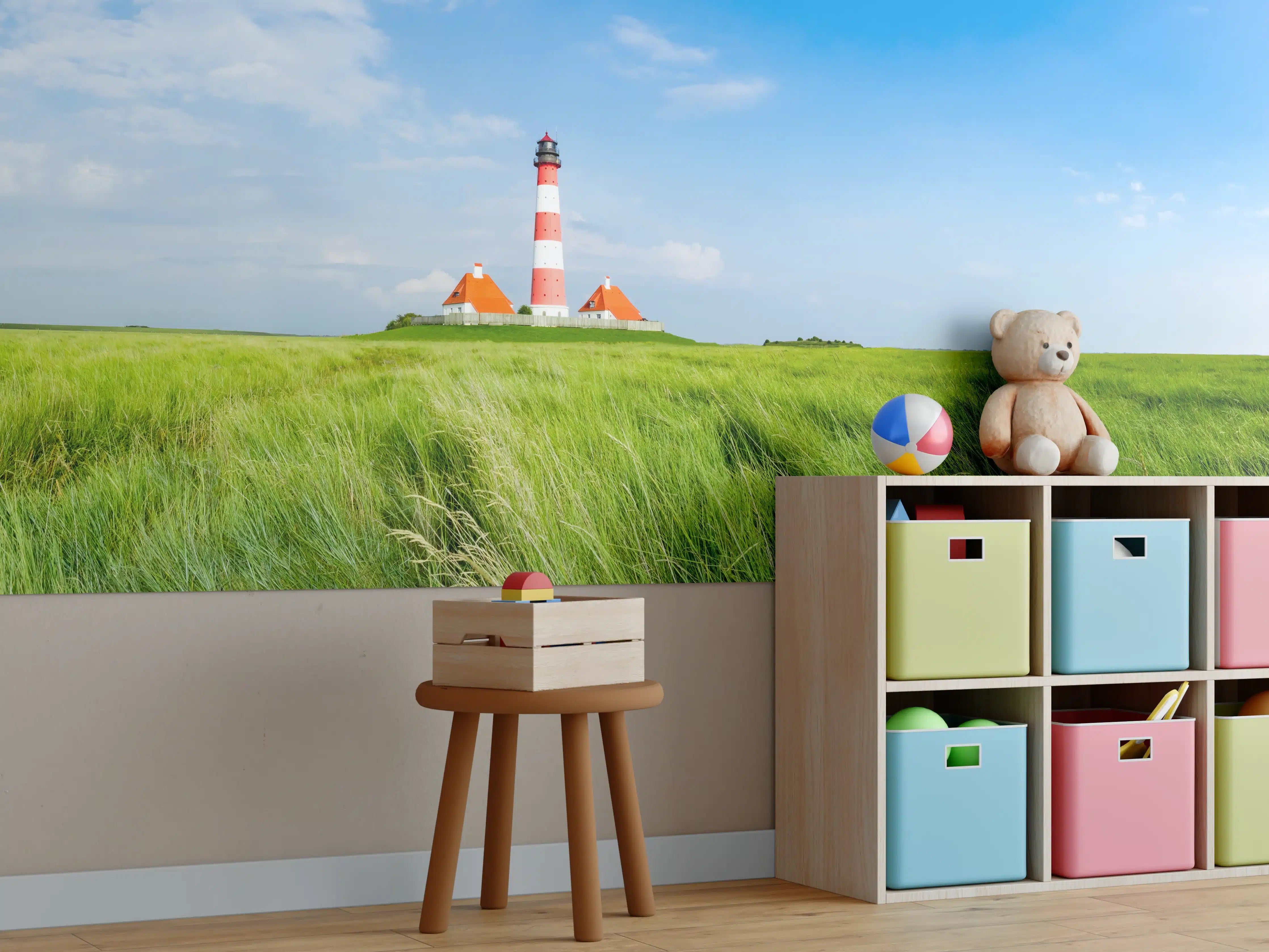 Kinderzimmer Wandgestaltung - Leuchtturm in der grünen Landschaft