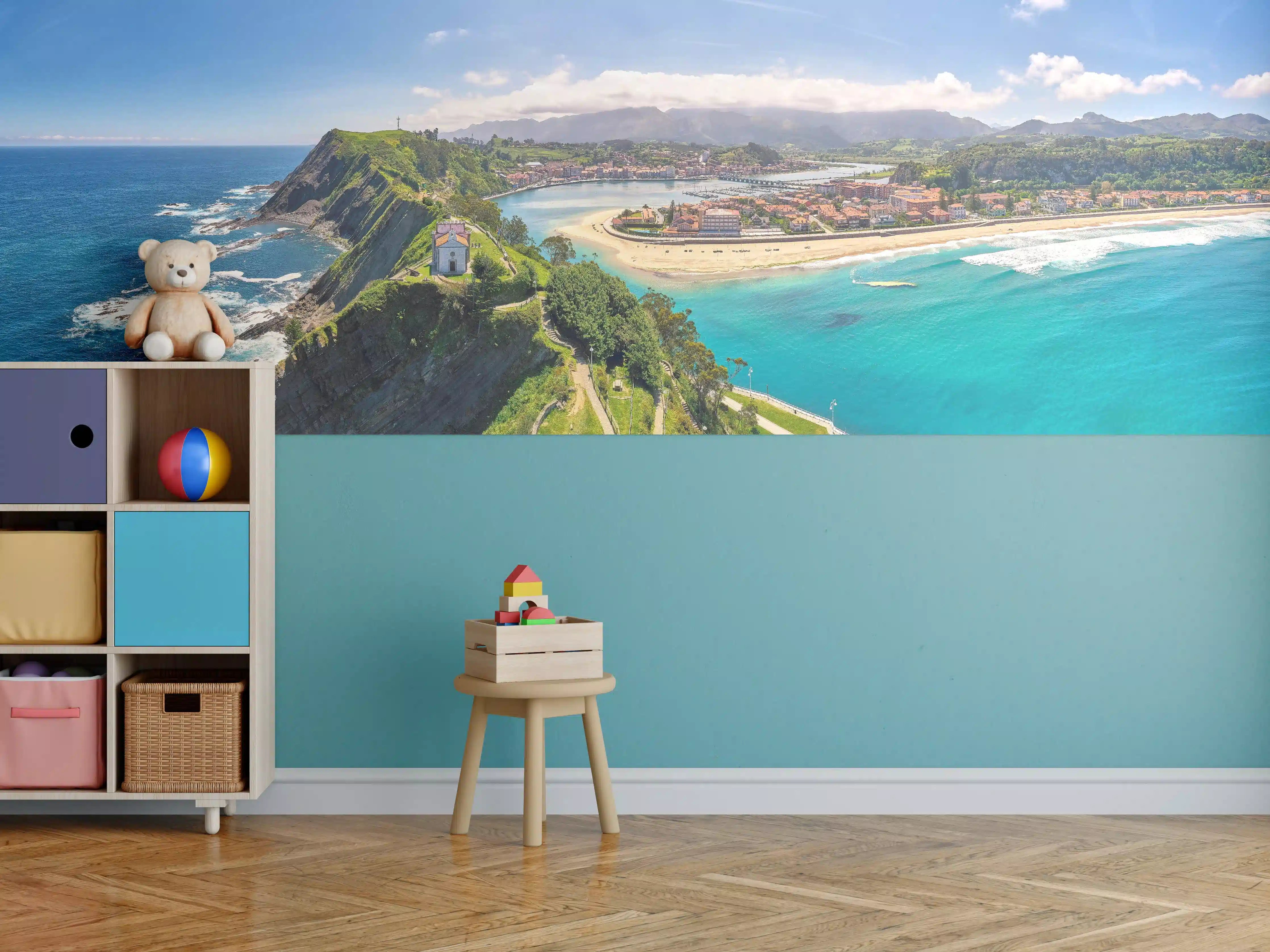 Kinderzimmer Wandgestaltung - Luftaufnahme Ribadesella-Kirche  - Spanien